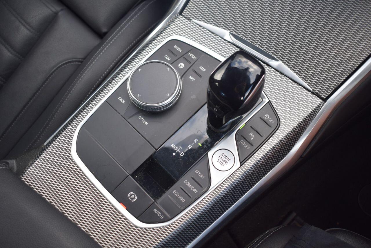 BMW 3 Series view 24