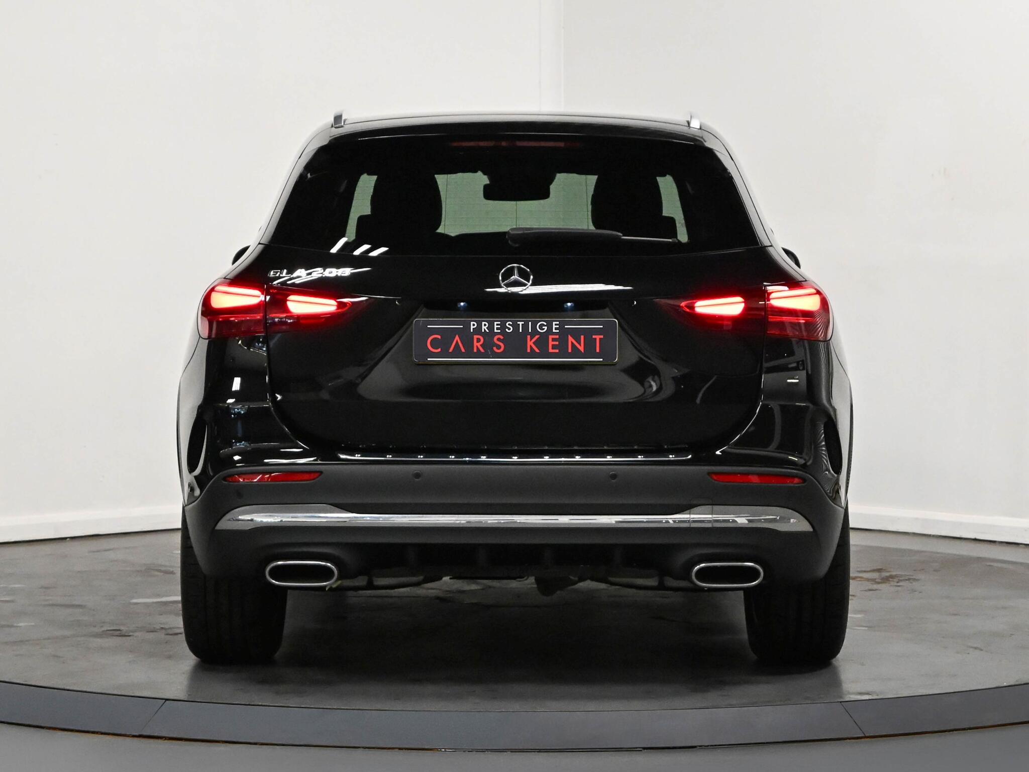 Mercedes-Benz Gla view 22