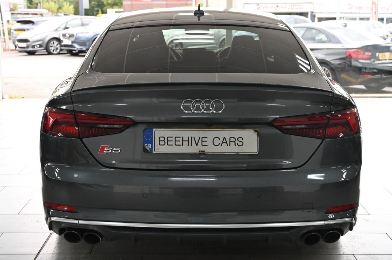 Audi S5 view 9