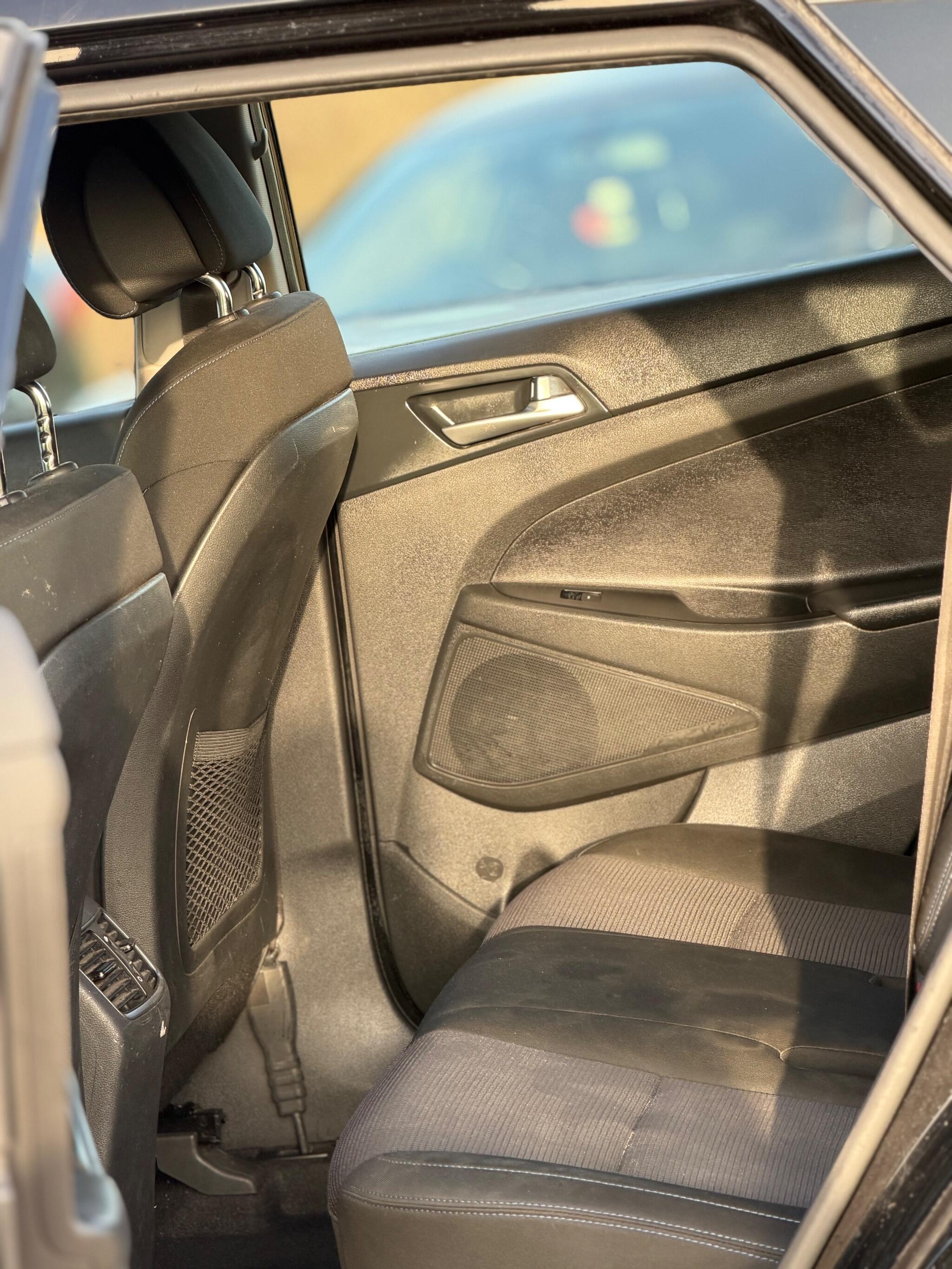 2016 Hyundai TUCSON 1.6 GDi Blue Drive SE Euro 6 (s/s) 5dr image 23