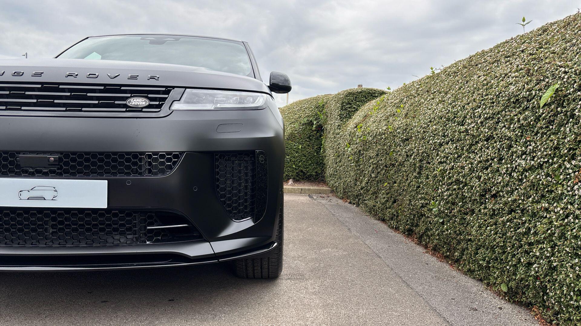 Land Rover Range Rover Sport view 5