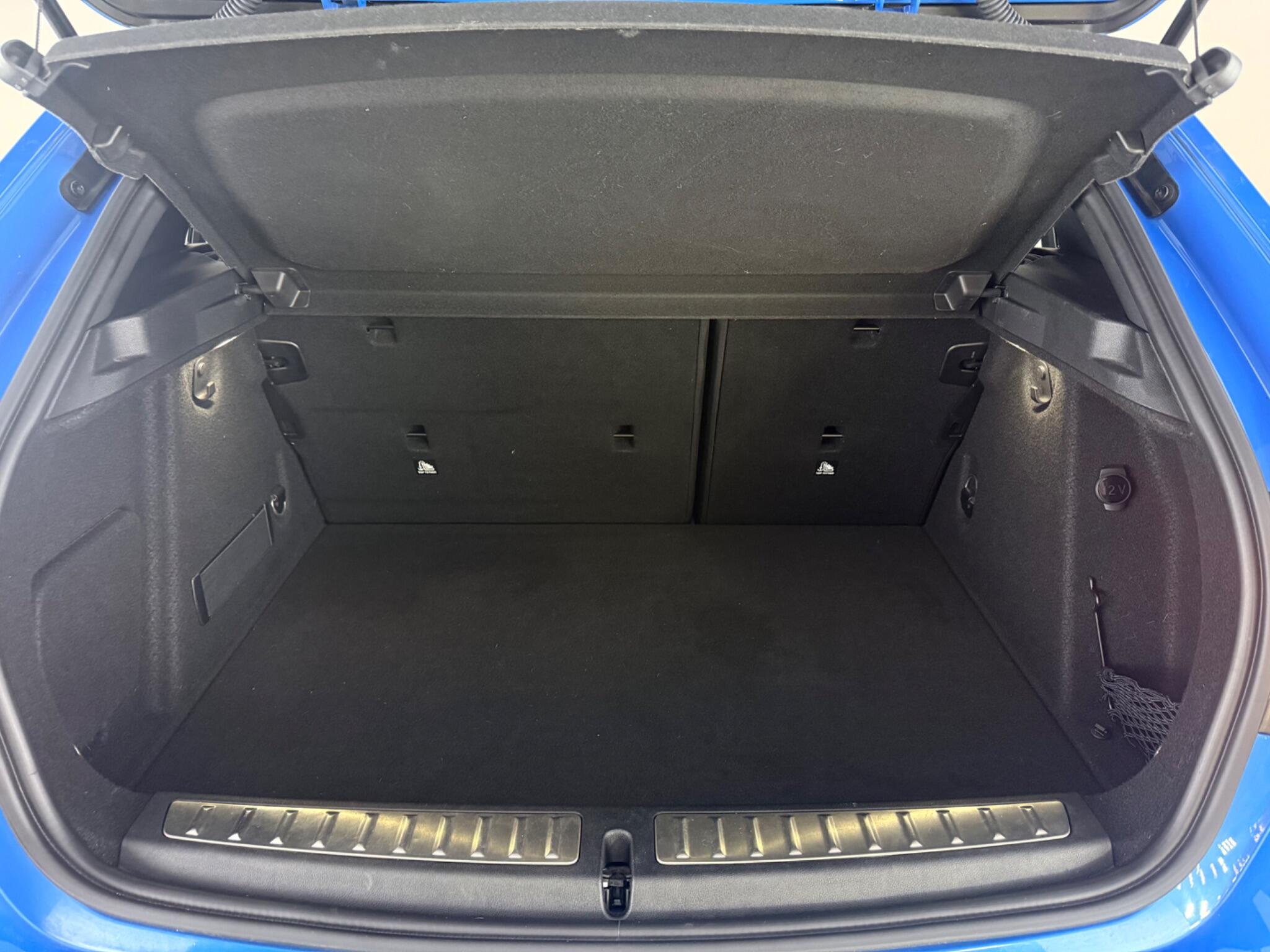 BMW 1 Series view 9
