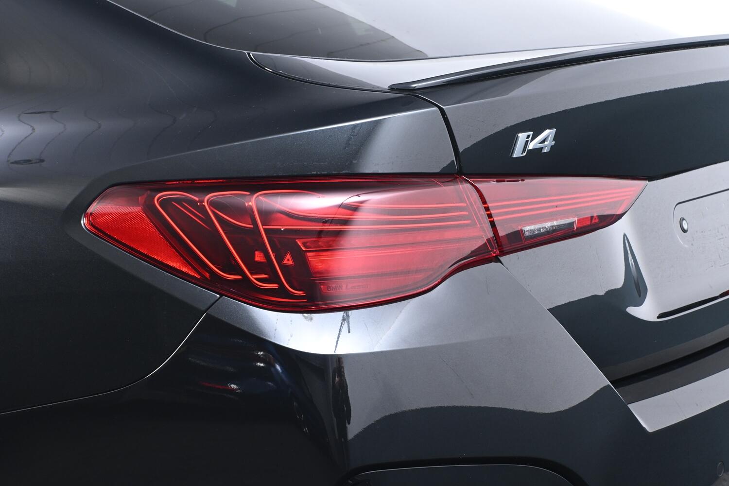 BMW I4 view 22