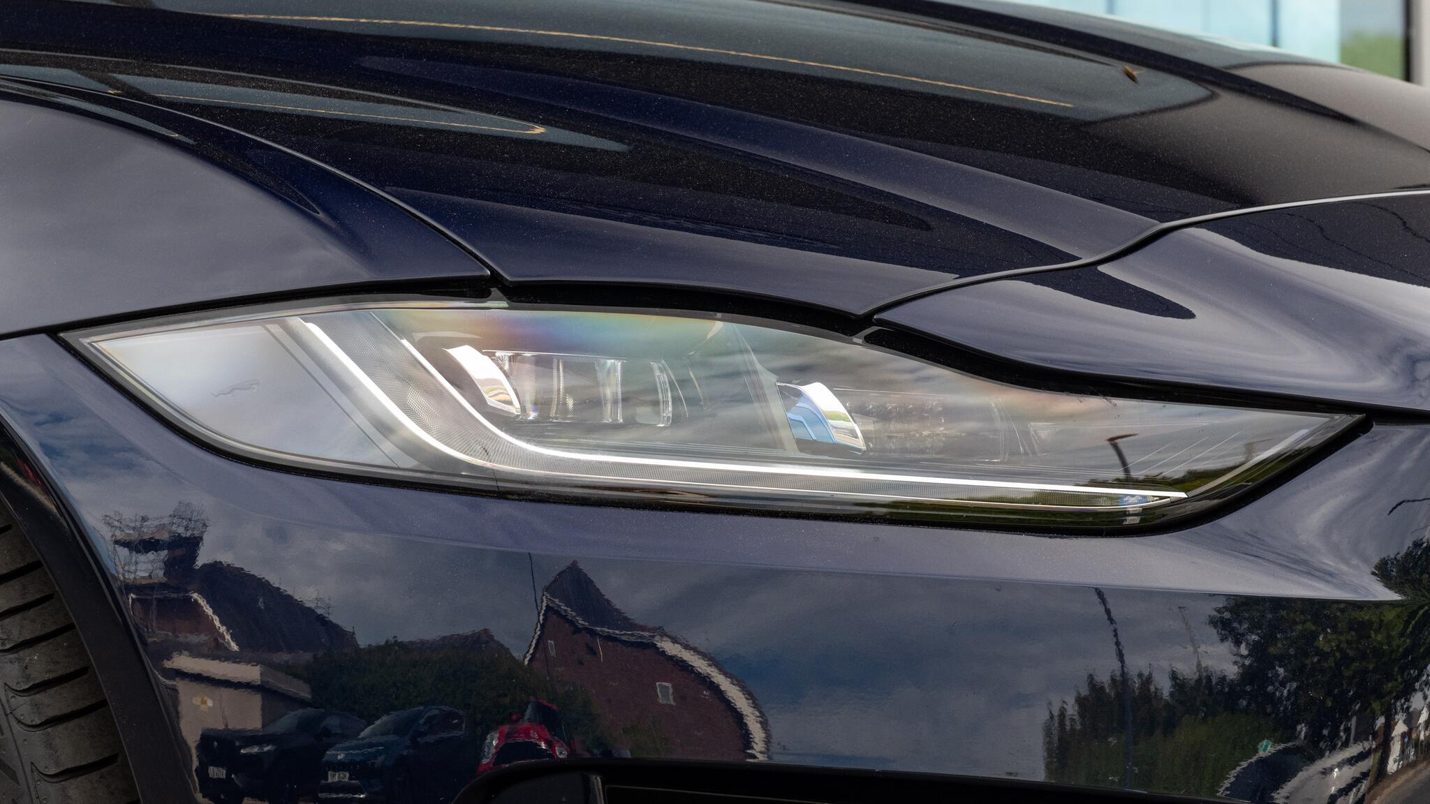 Jaguar Xe view 17