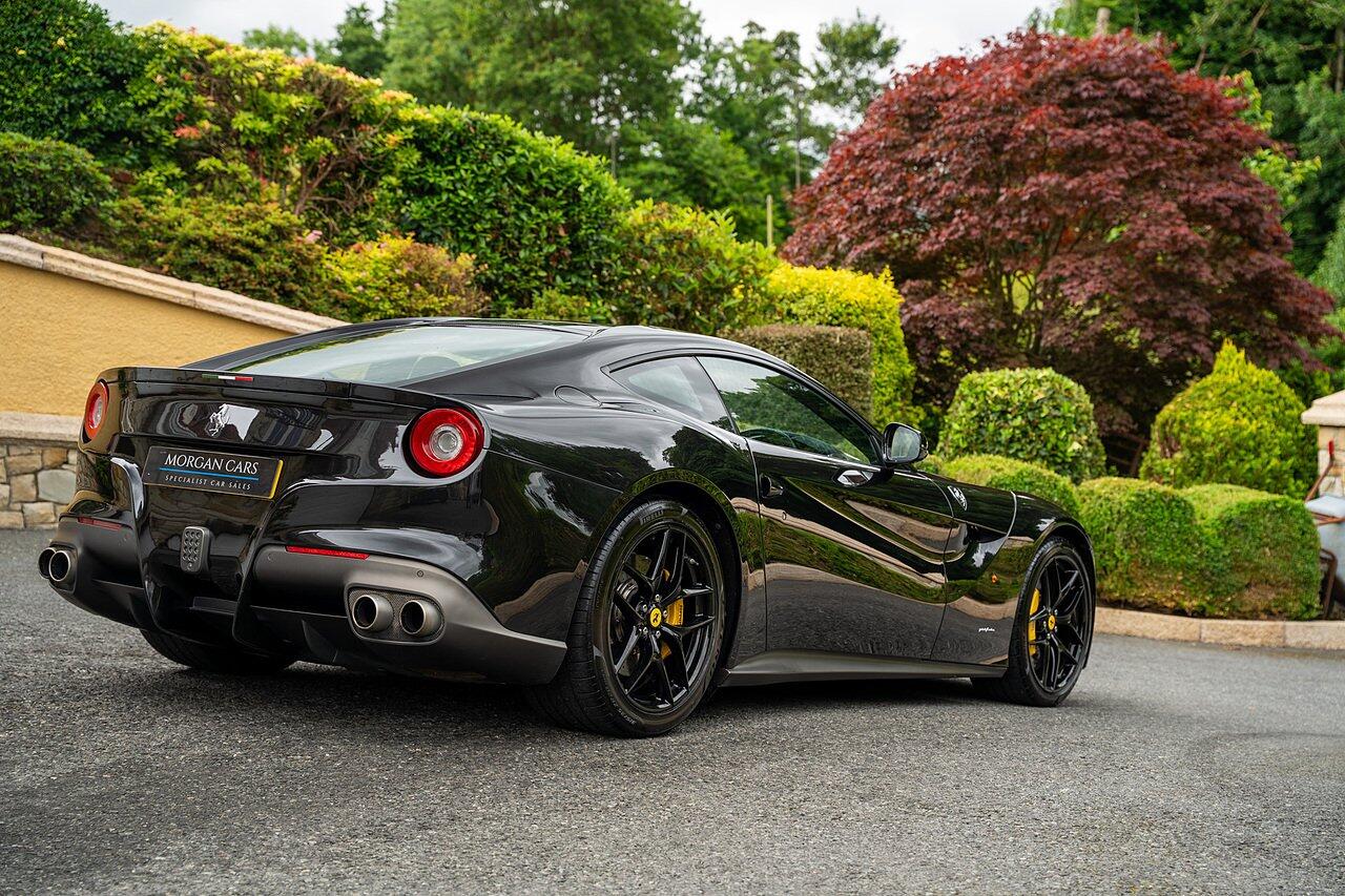 Ferrari F12 view 107