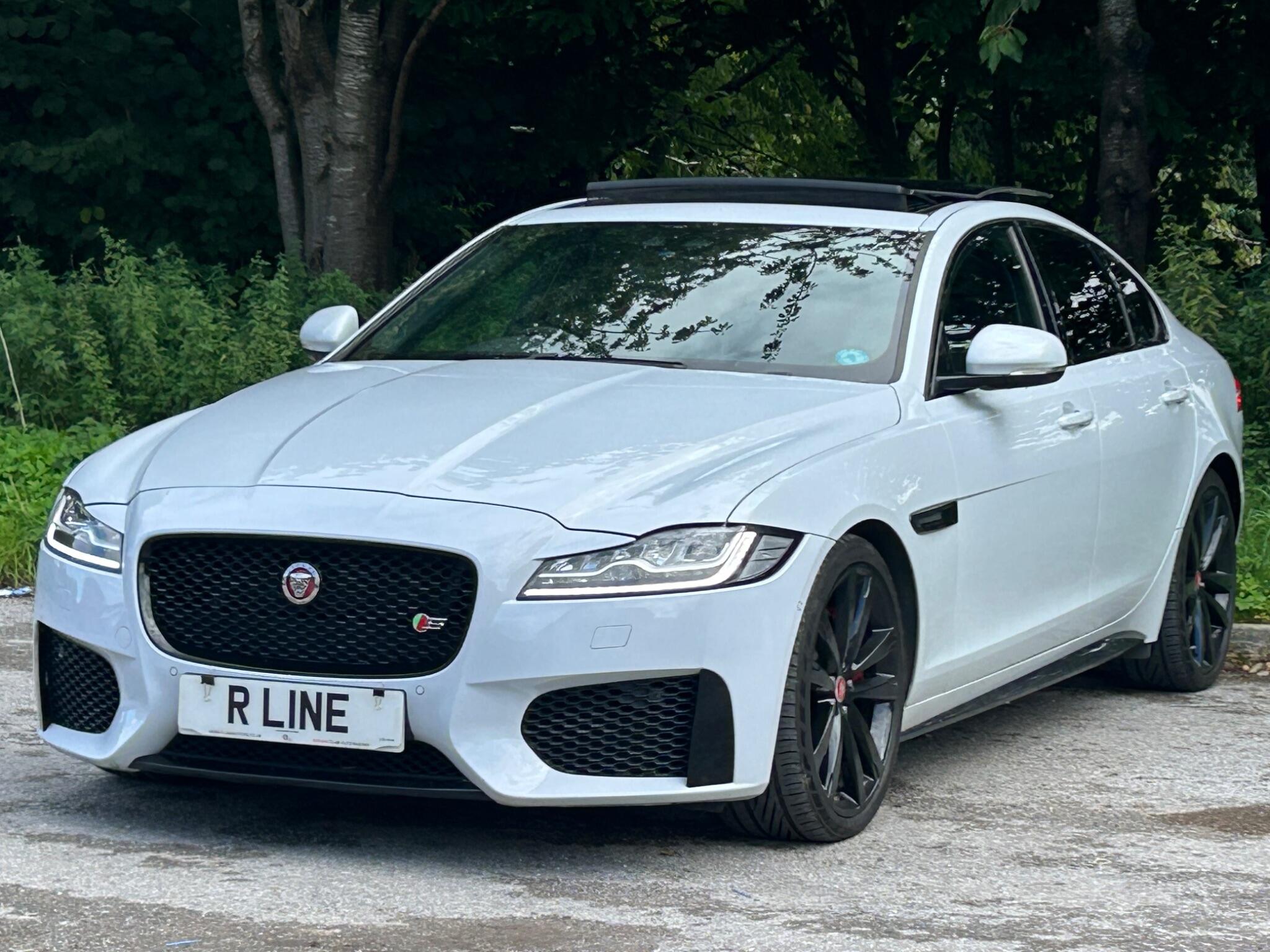 Jaguar XF view 8