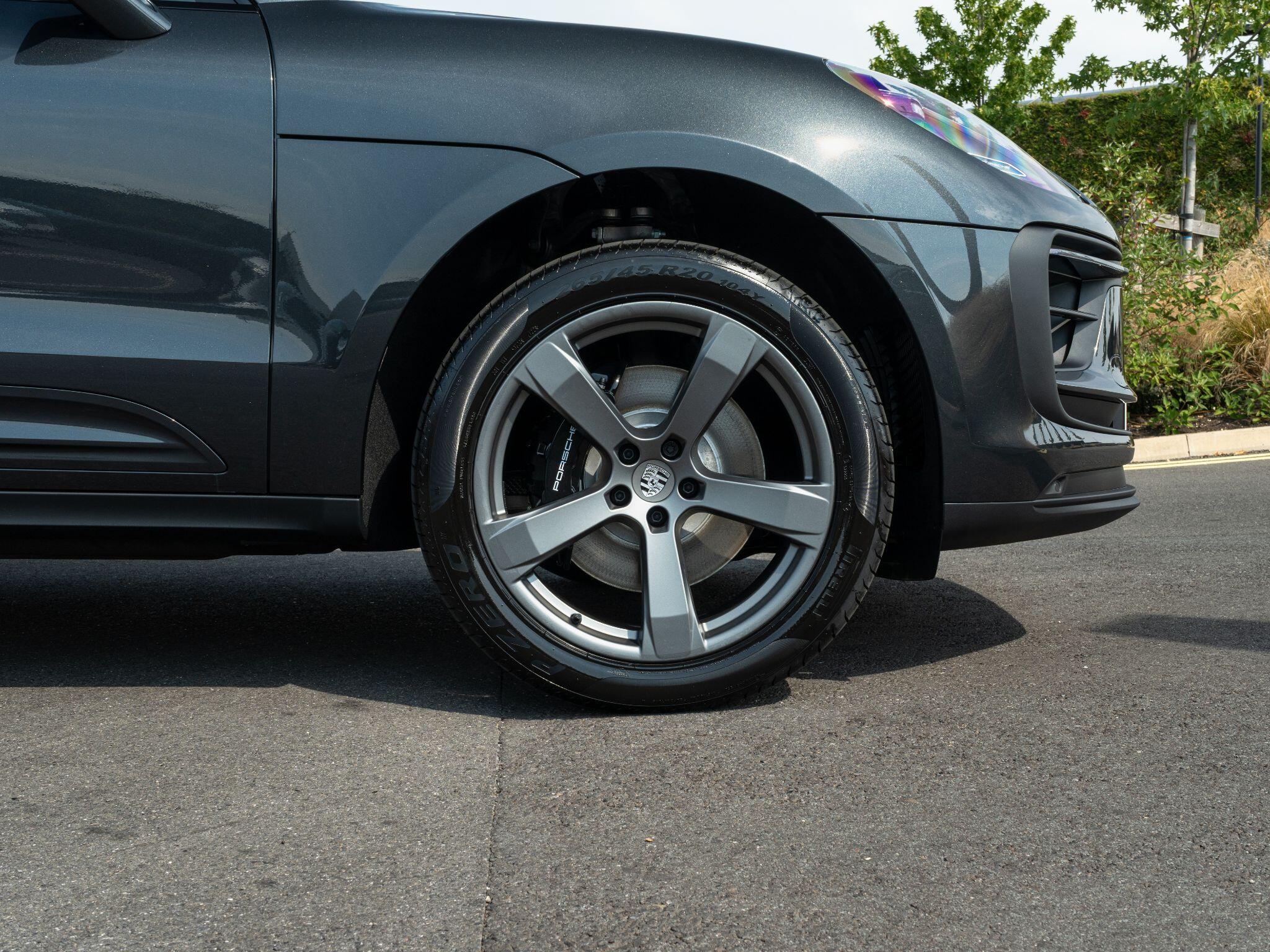 Porsche Macan view 15
