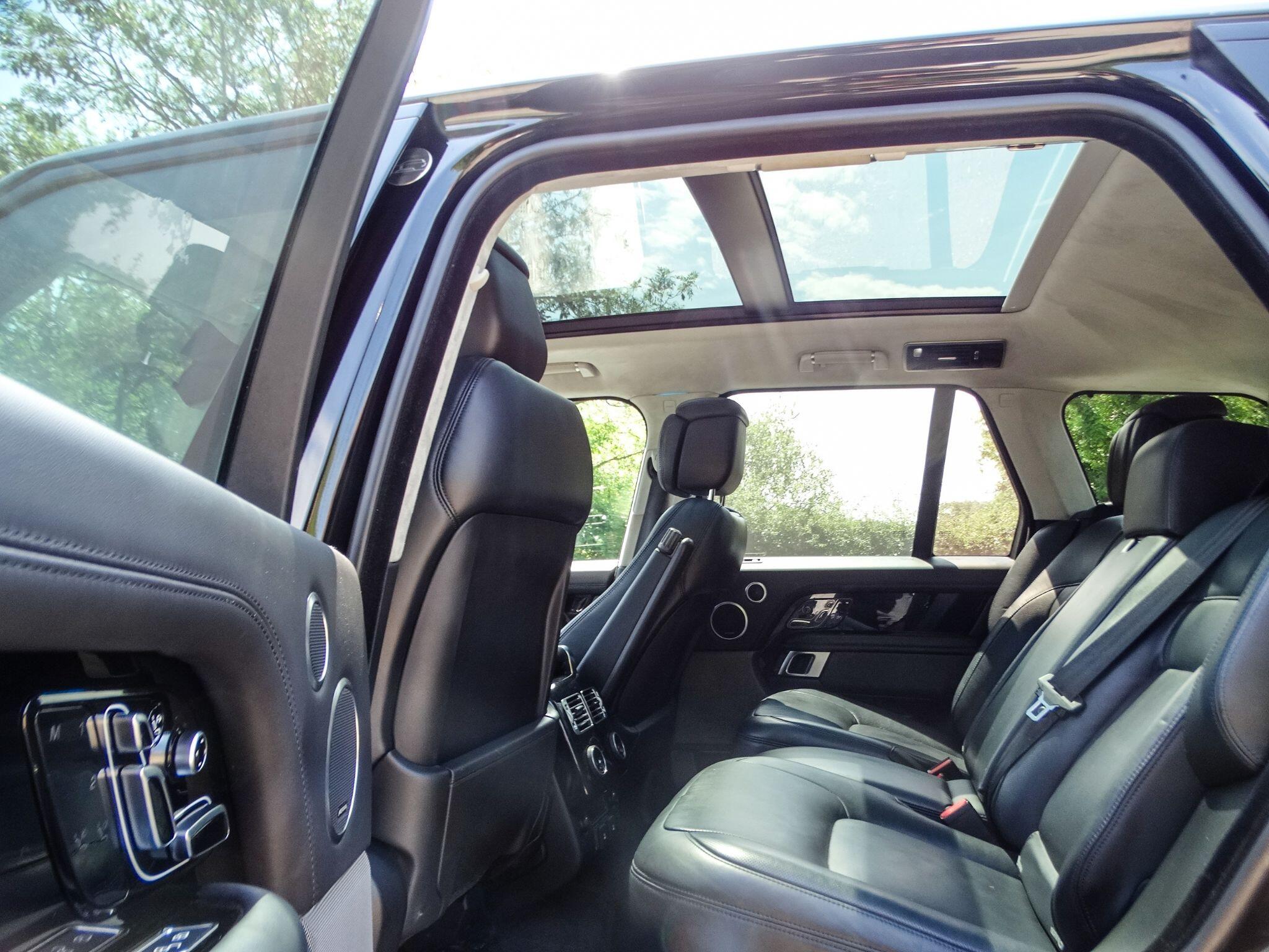 Land Rover Range Rover view 13