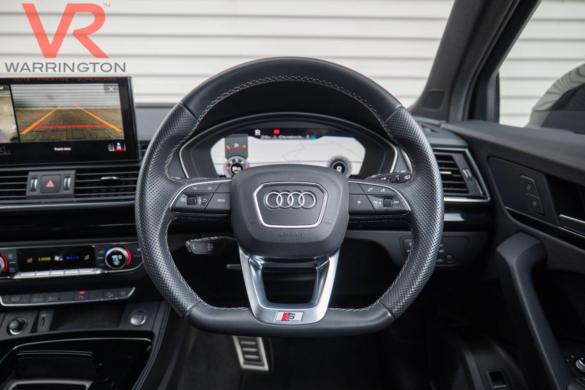 Audi Q5 view 9
