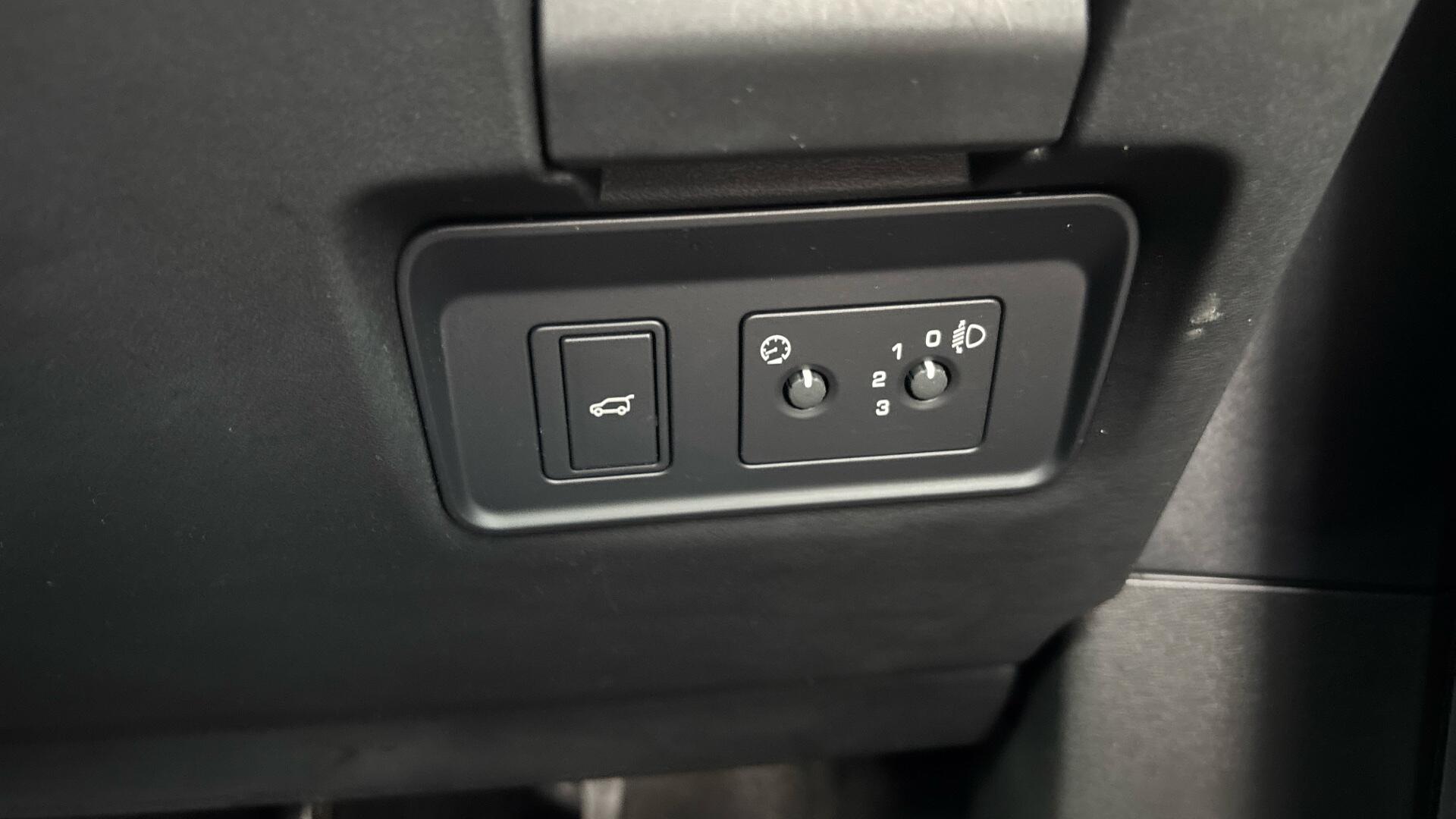 Land Rover Range Rover Evoque view 37