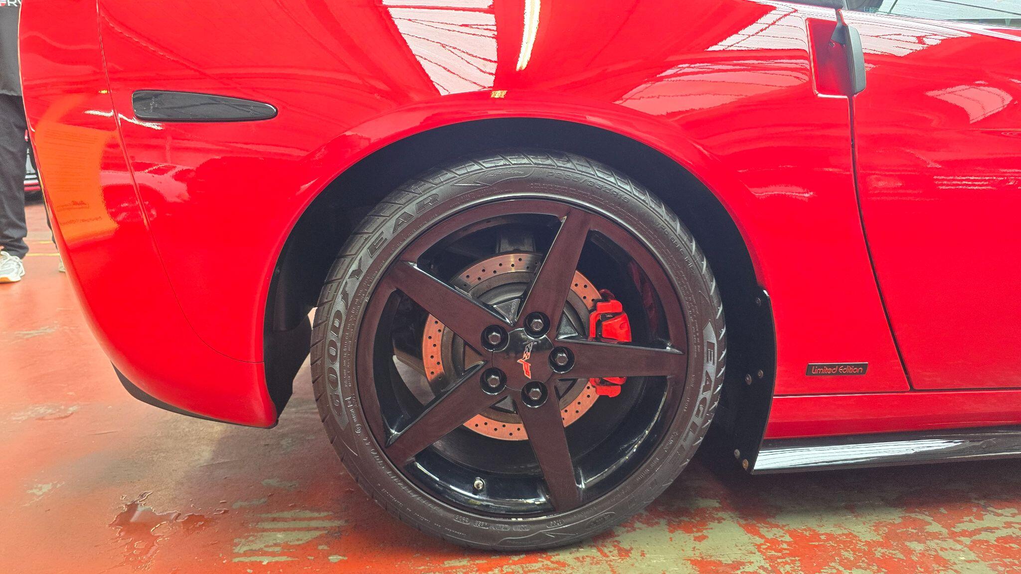 Chevrolet Corvette view 29