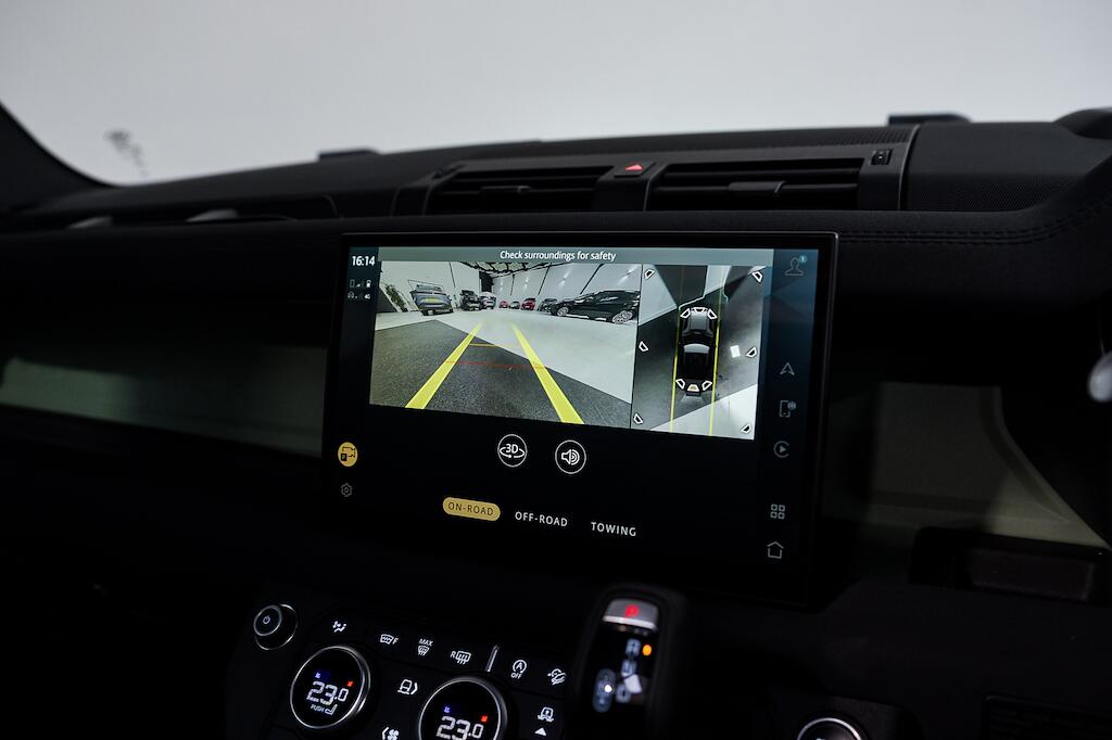 Land Rover Defender view 34