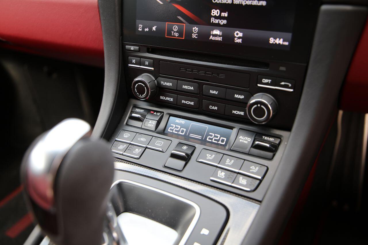 Porsche 911 view 51