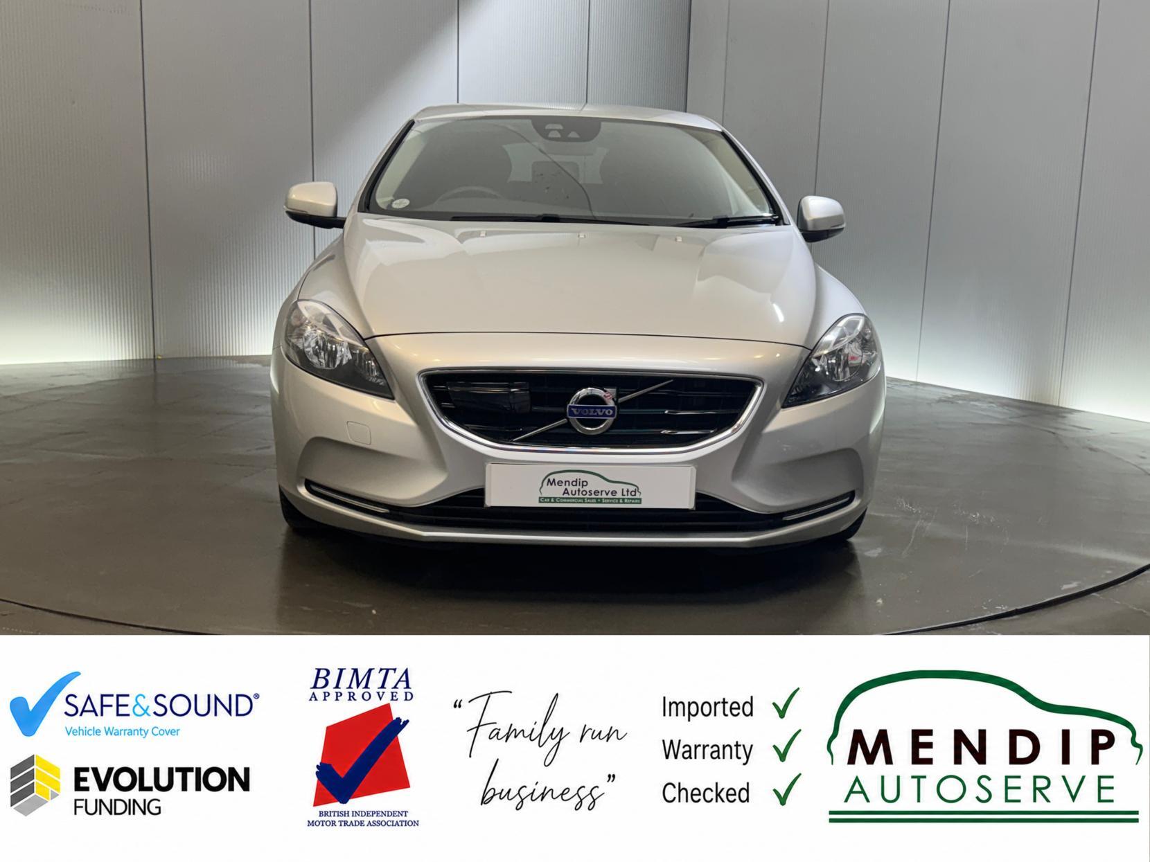 Volvo V40 view 45