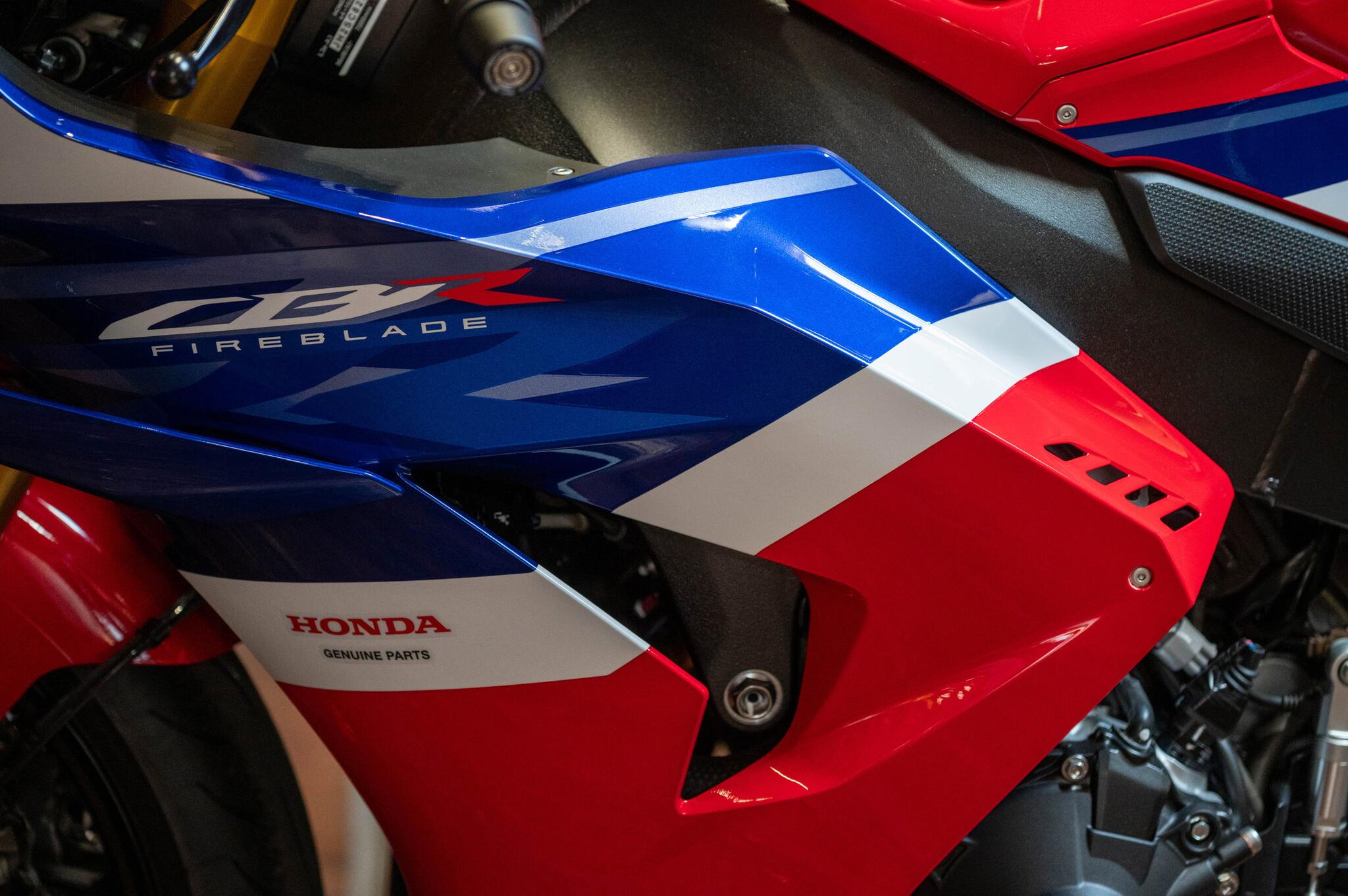 Honda CBR1000RR-R Fireblade SP view 21
