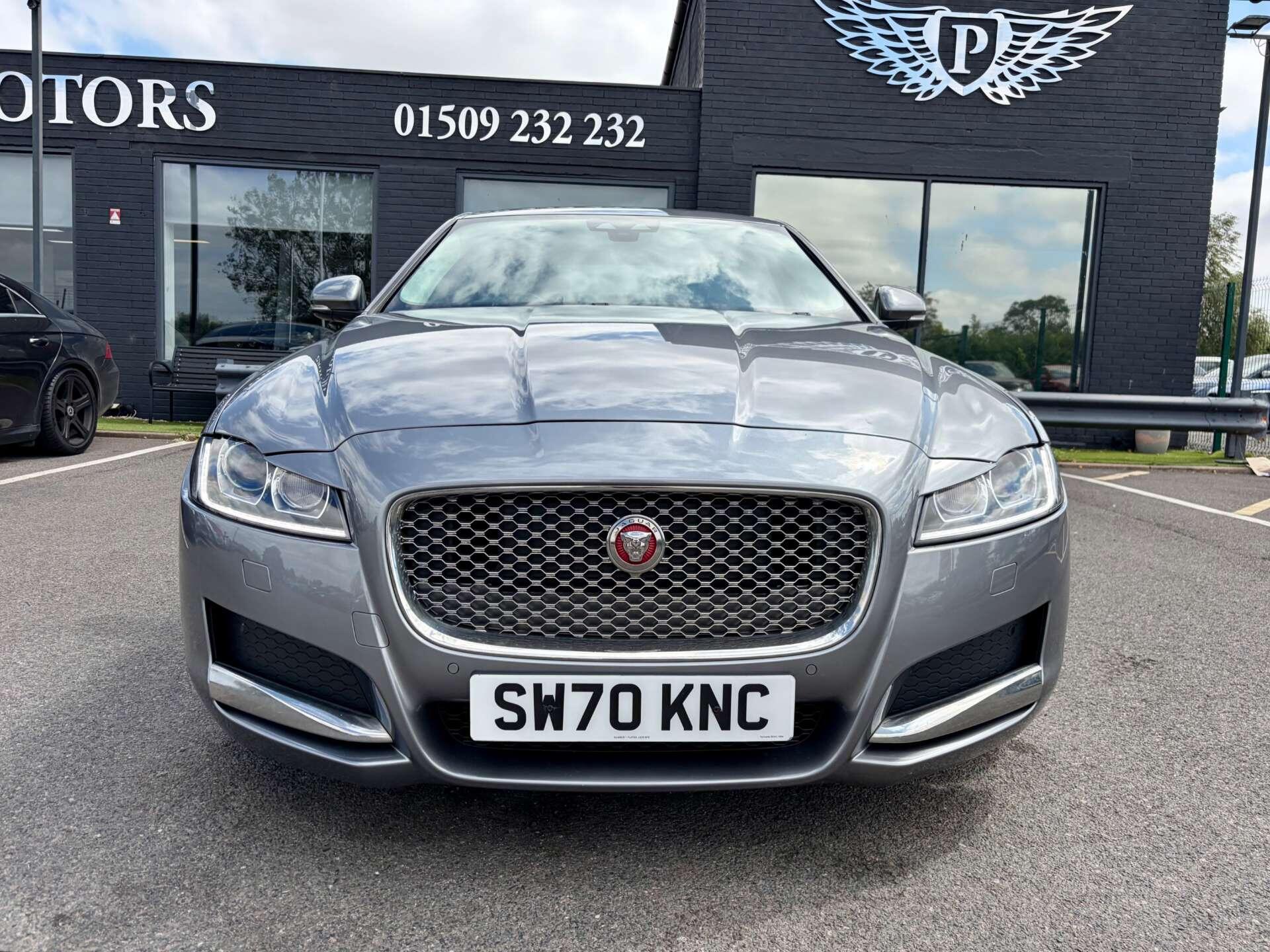 Jaguar XF view 3