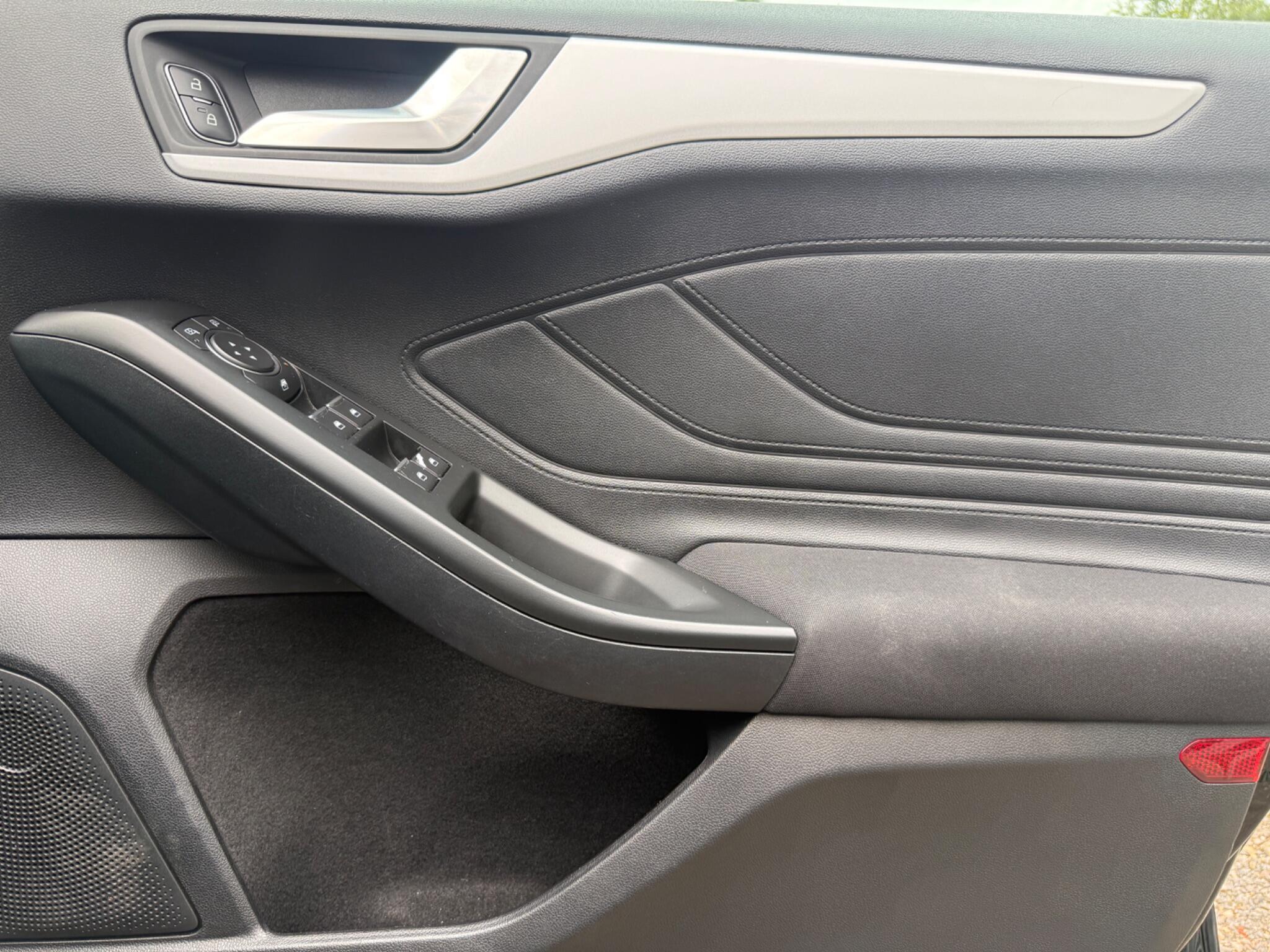 2019 Ford Focus image 34