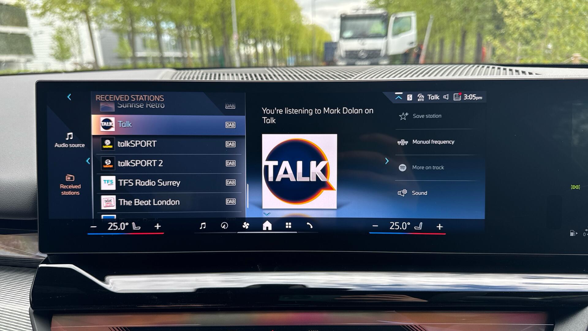 BMW 5 Series view 36