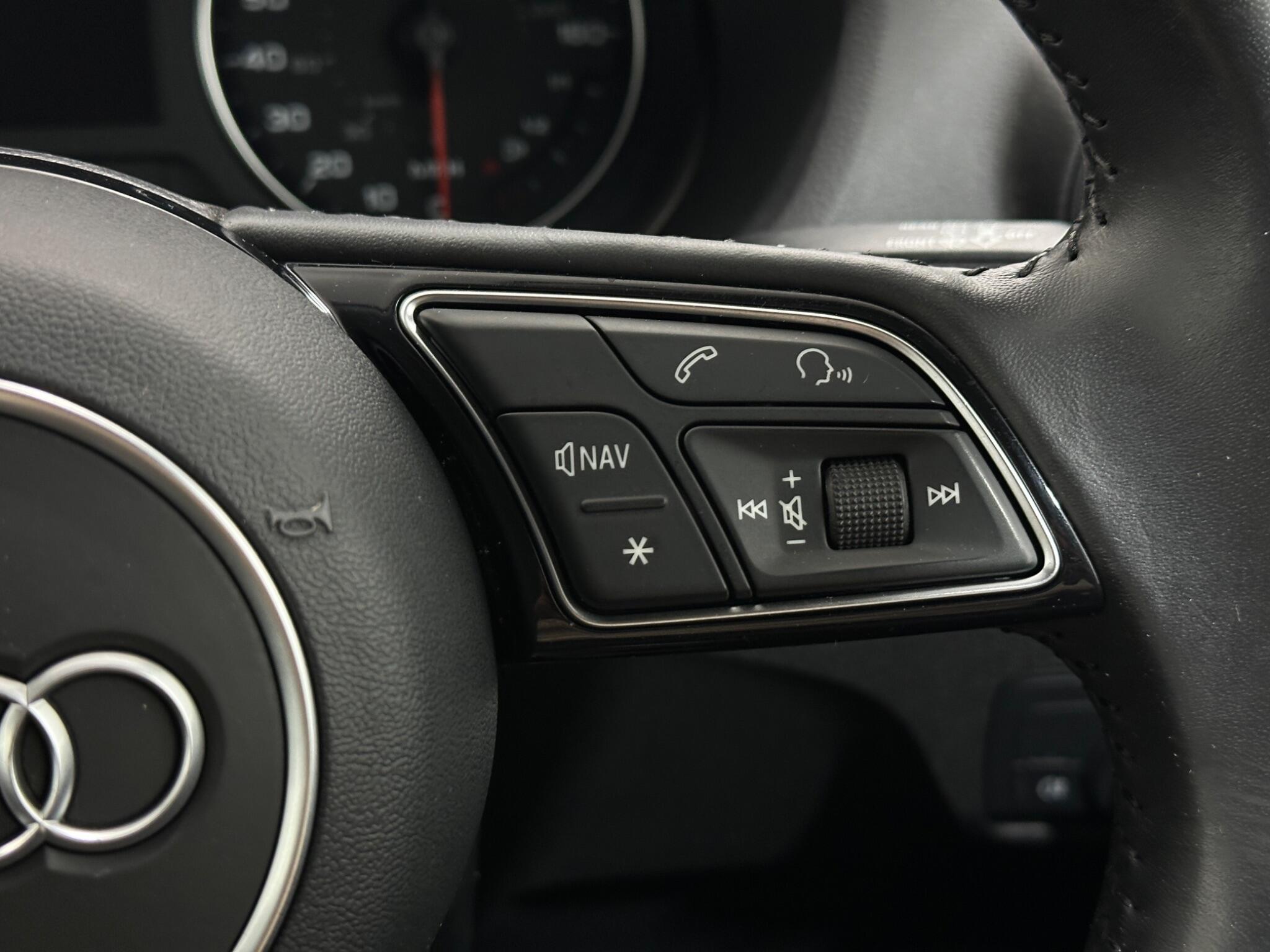 Audi Q2 view 16