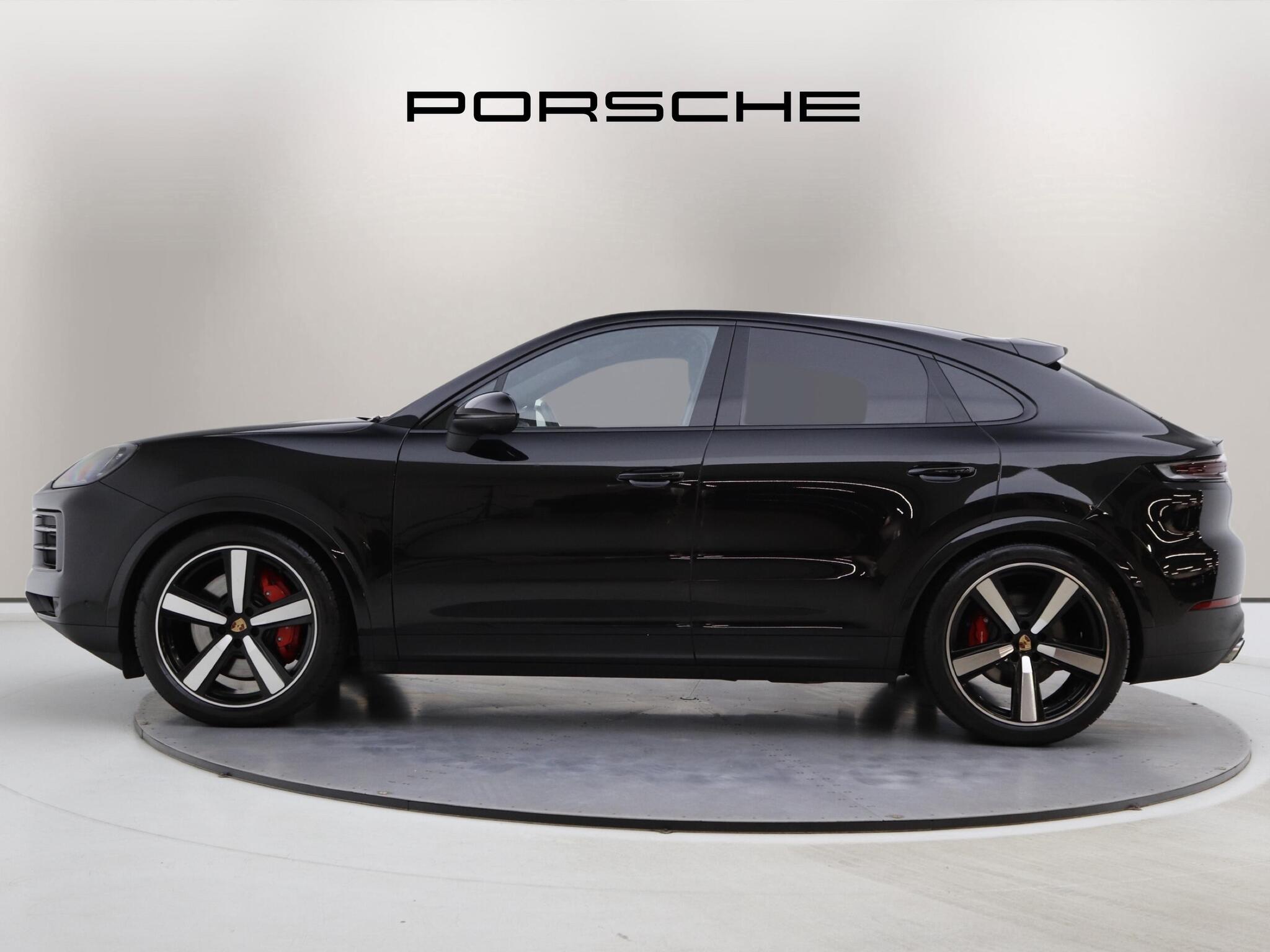 Porsche Cayenne view 4