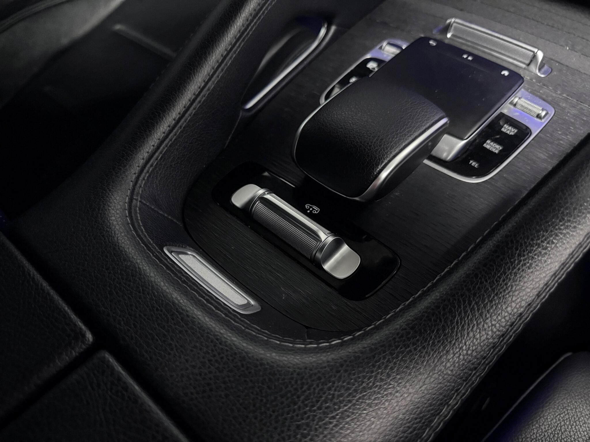 Mercedes-Benz GLE view 29