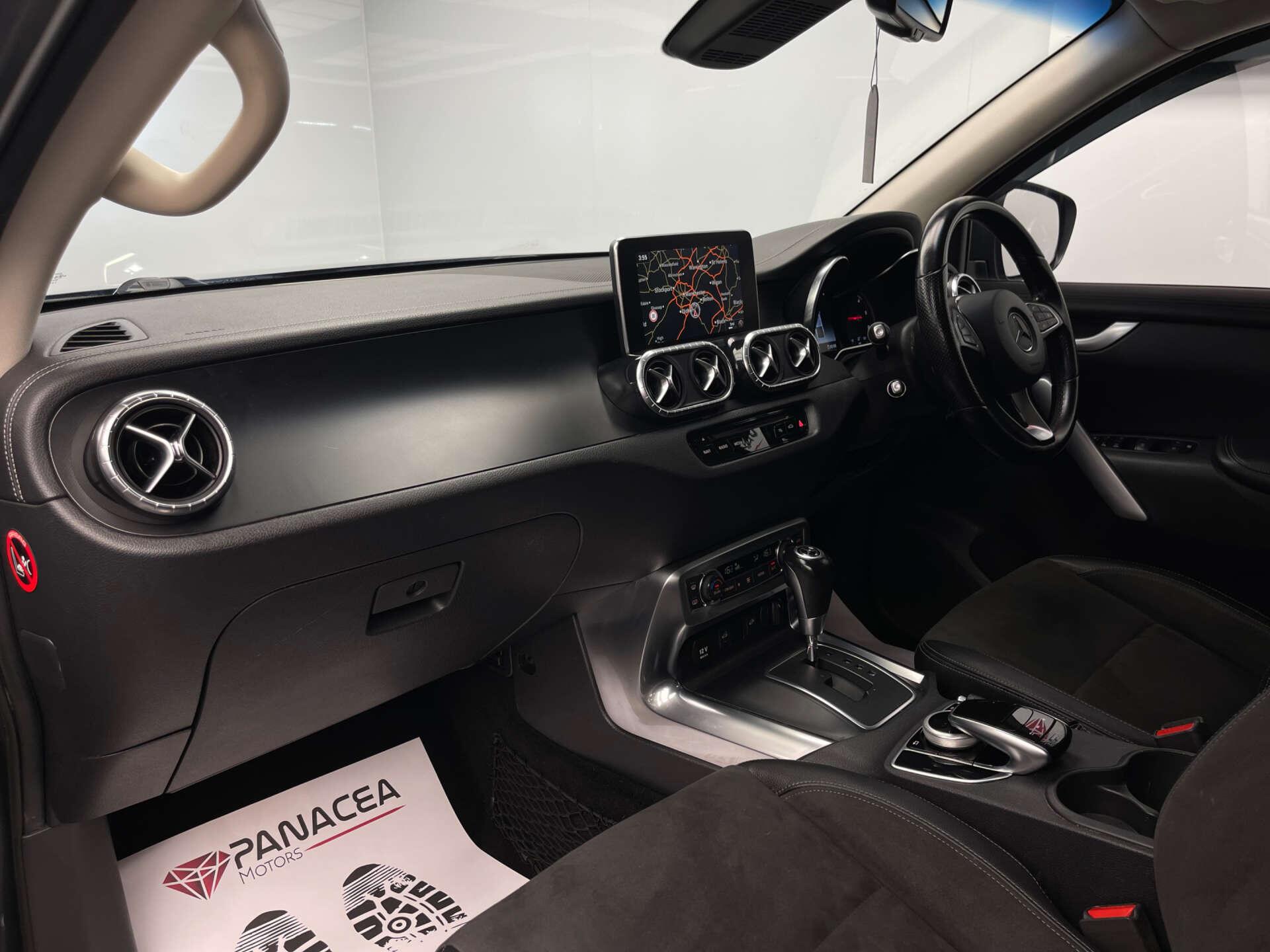 Mercedes-Benz X Class view 43