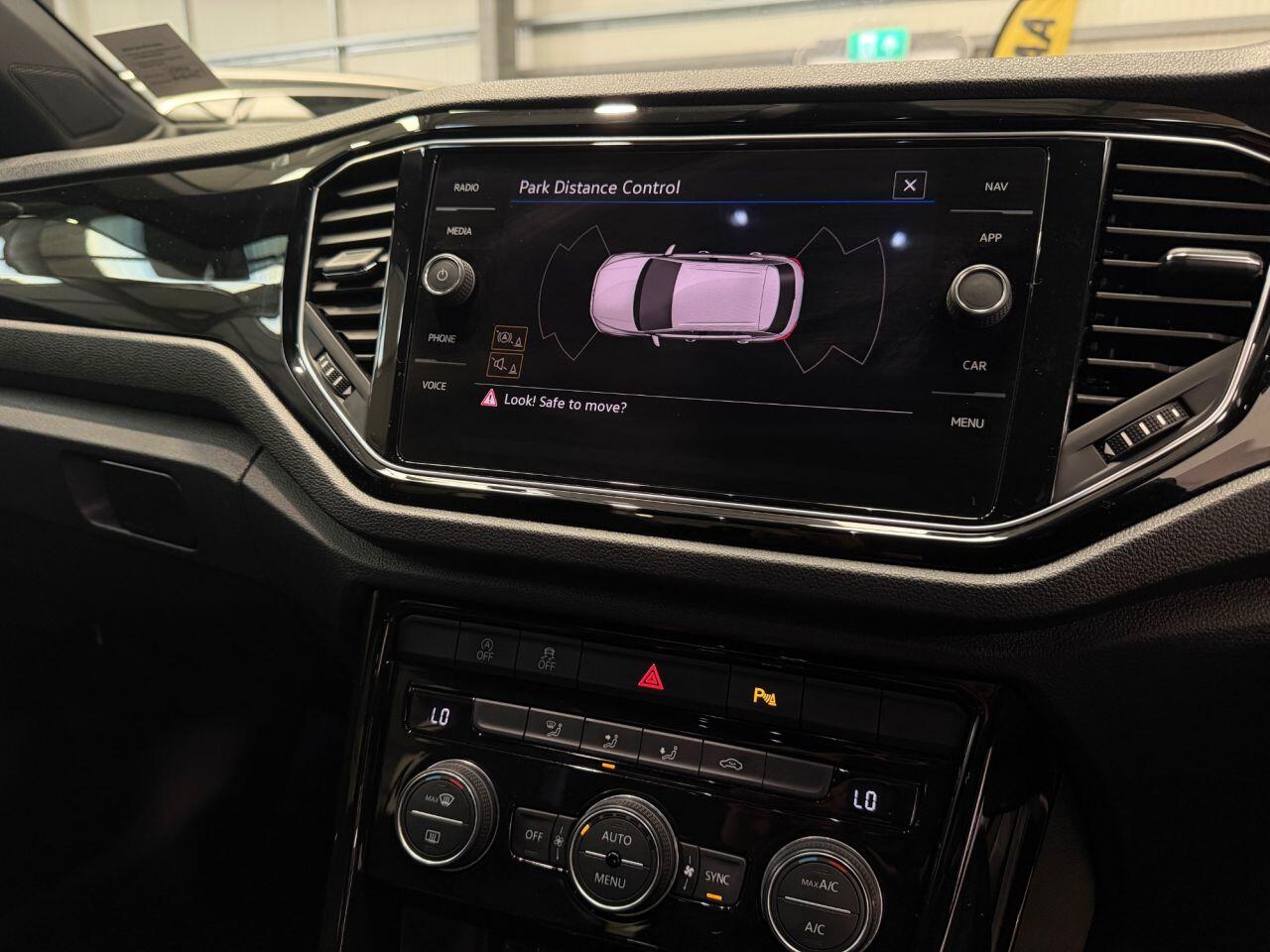Volkswagen T-Roc view 8