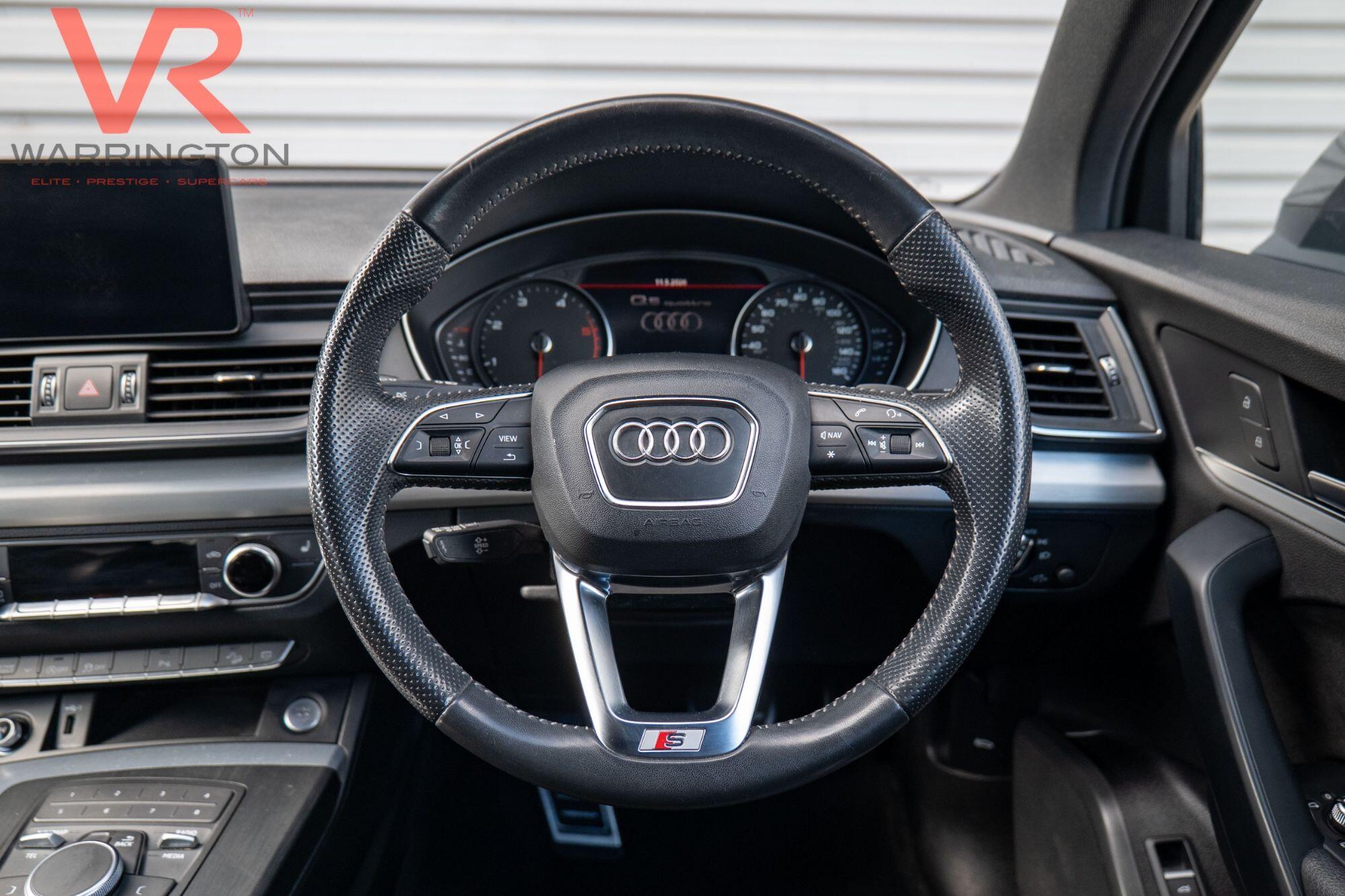Audi Q5 view 9