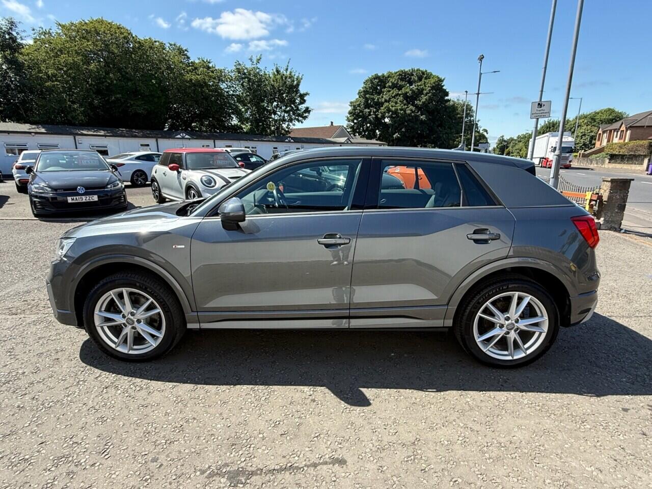 Audi Q2 view 7