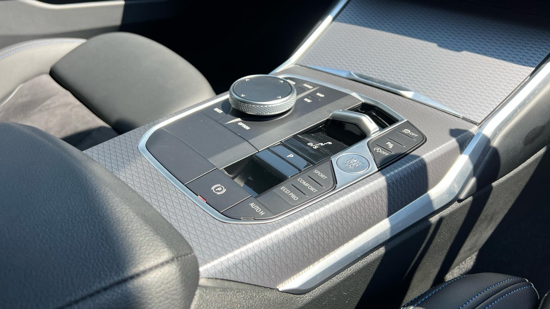 BMW 3 Series view 10