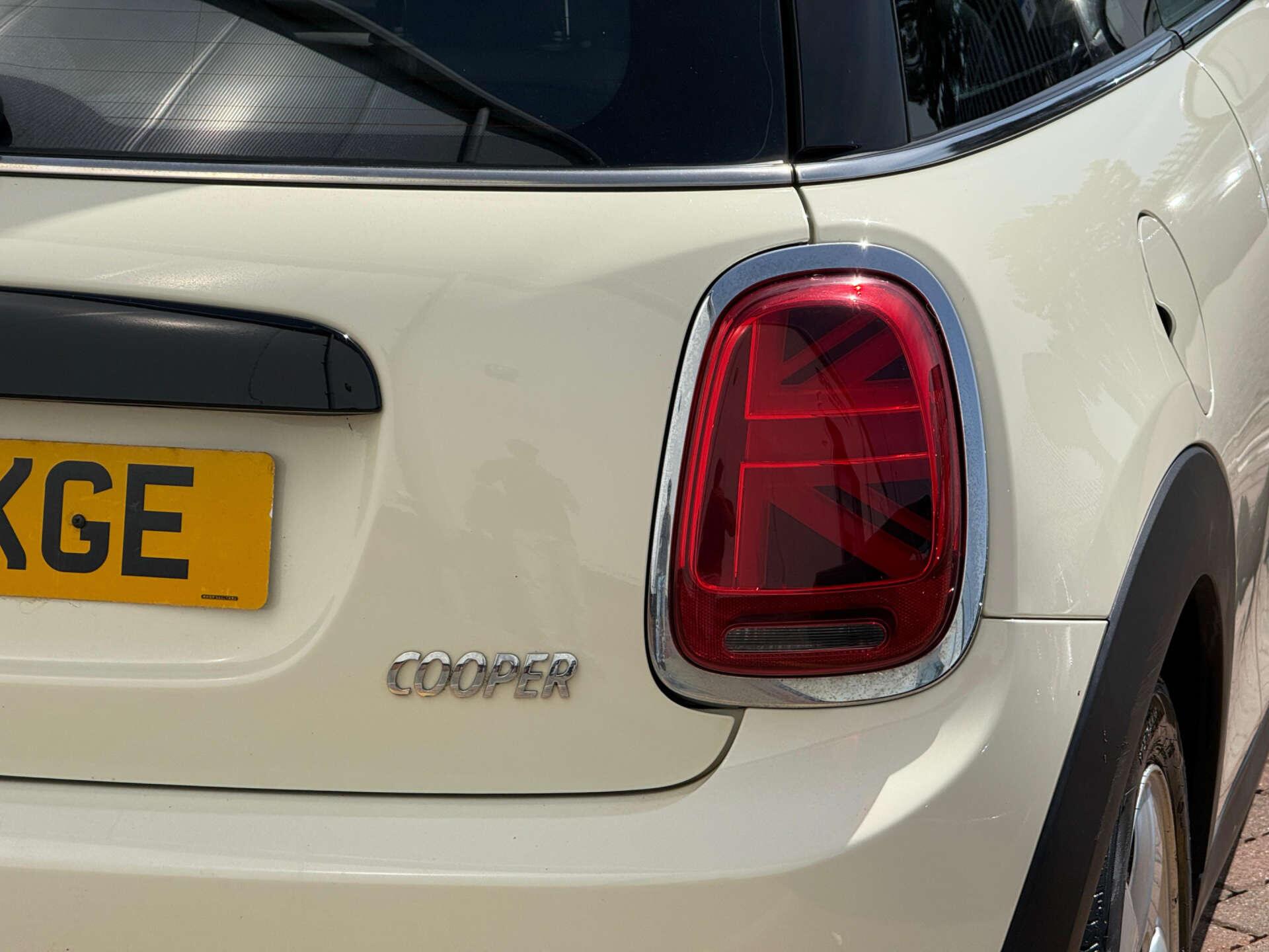 Mini Cooper view 16