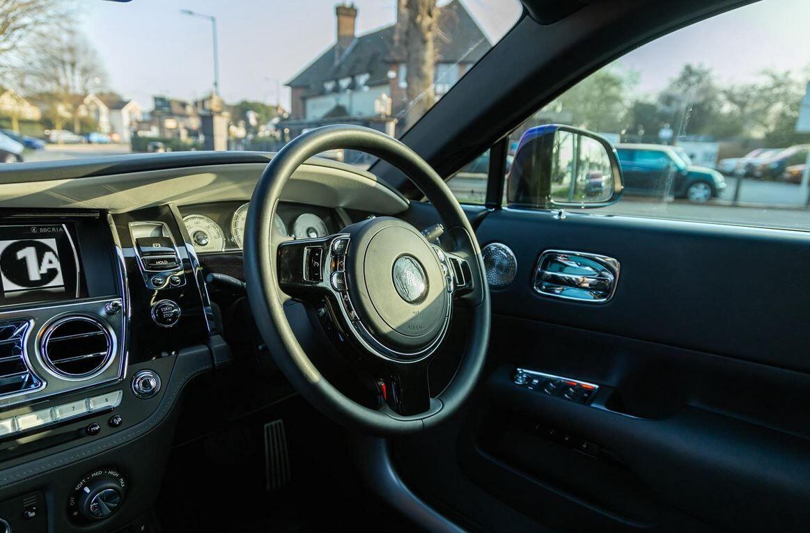 Rolls-Royce Wraith view 6