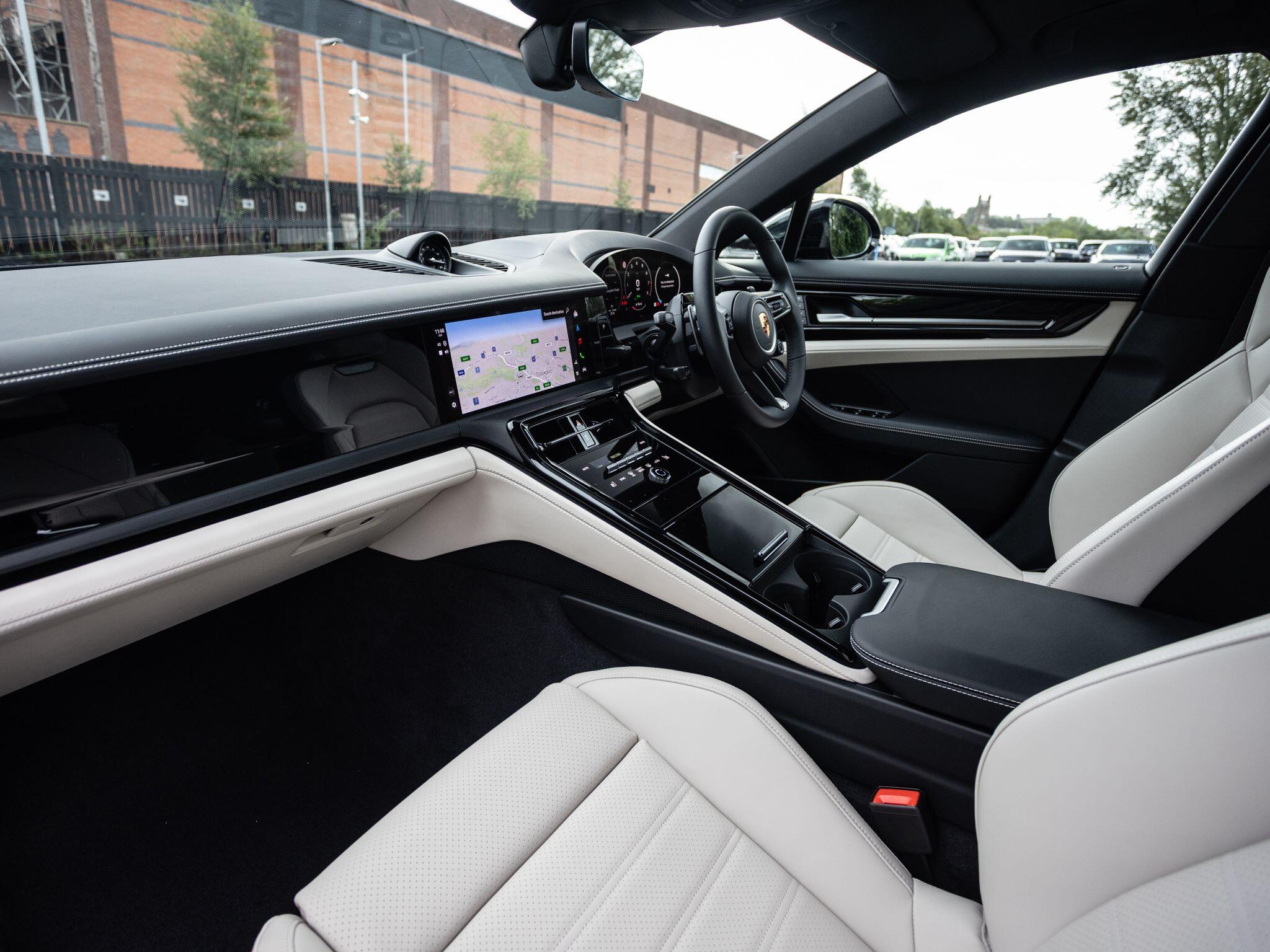 Porsche Panamera view 31