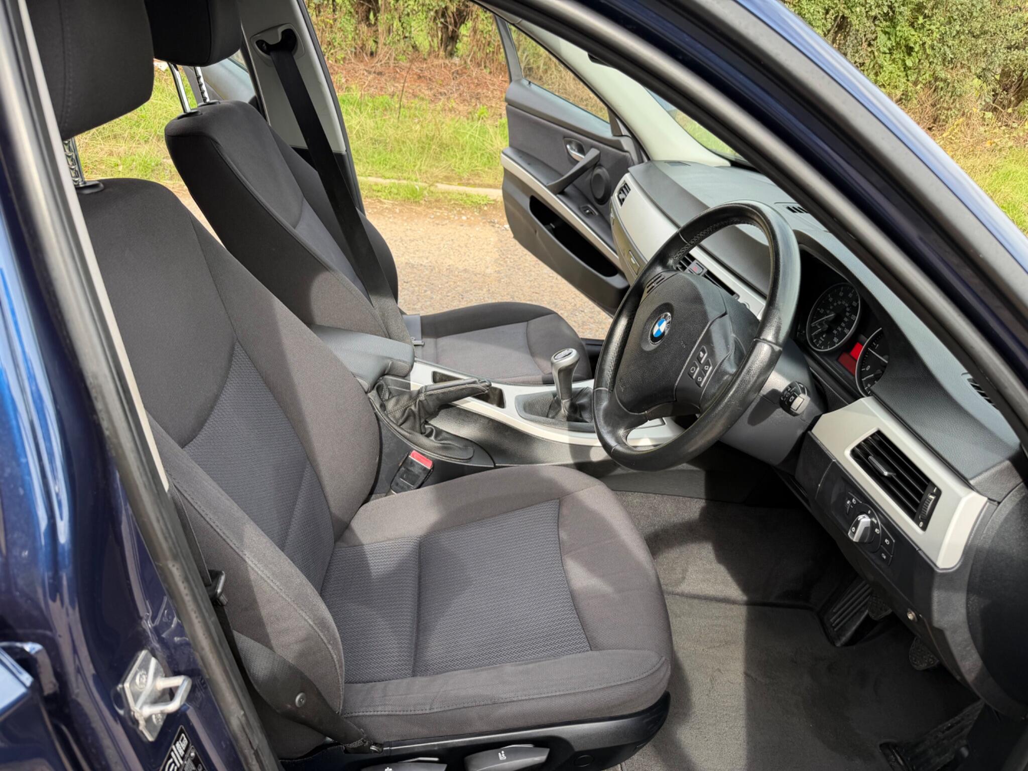 BMW 3 Series view 12