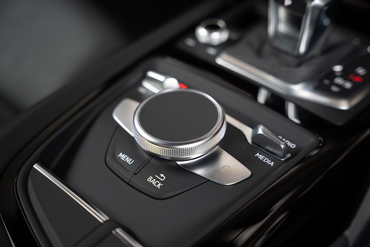 Audi R8 view 40