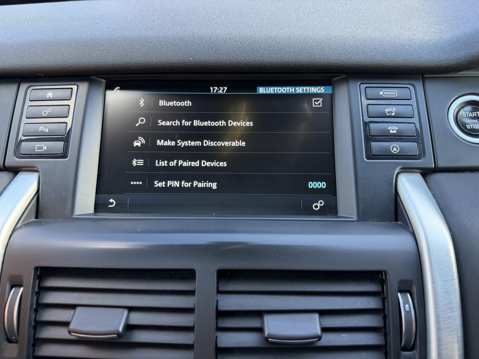 Land Rover Discovery Sport view 37
