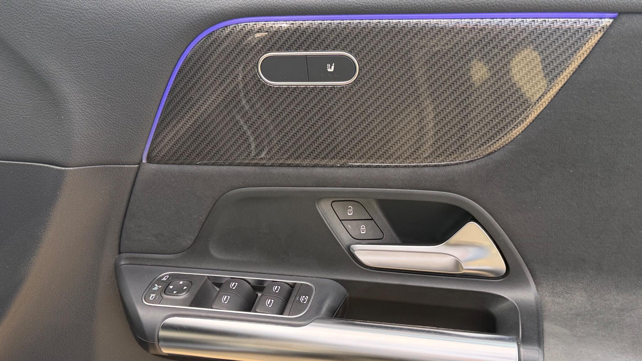 Mercedes-Benz Gla view 30