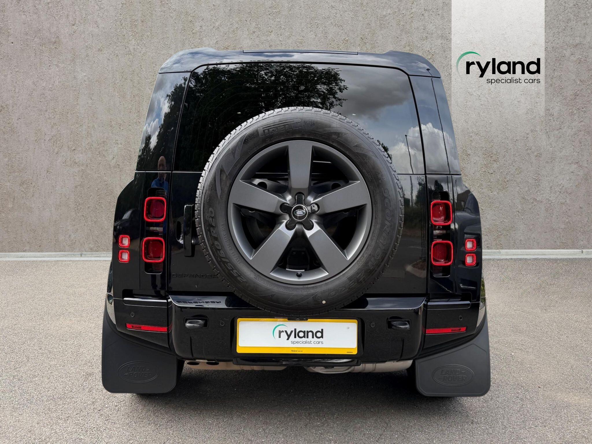 Land Rover Defender 110 view 6