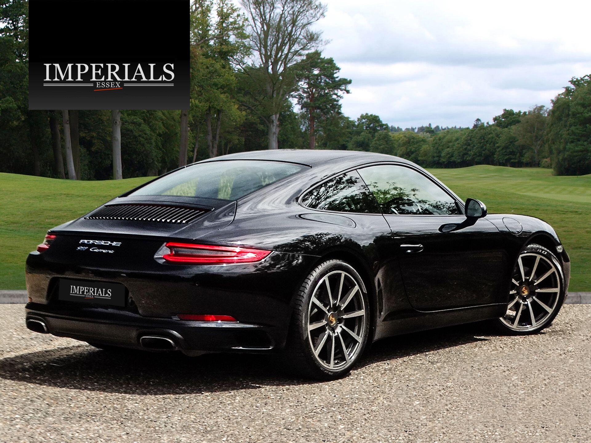 Porsche 911 view 4