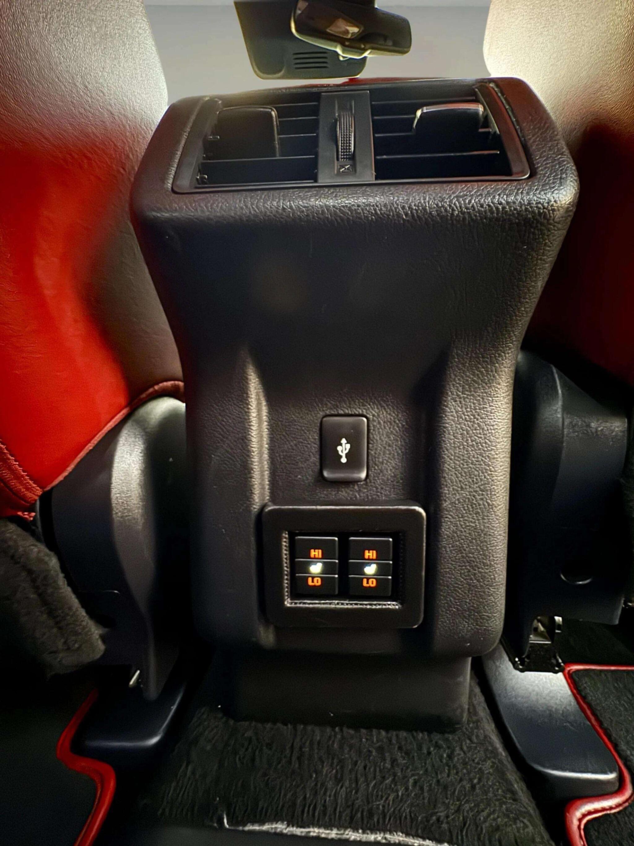 Mitsubishi Outlander view 46