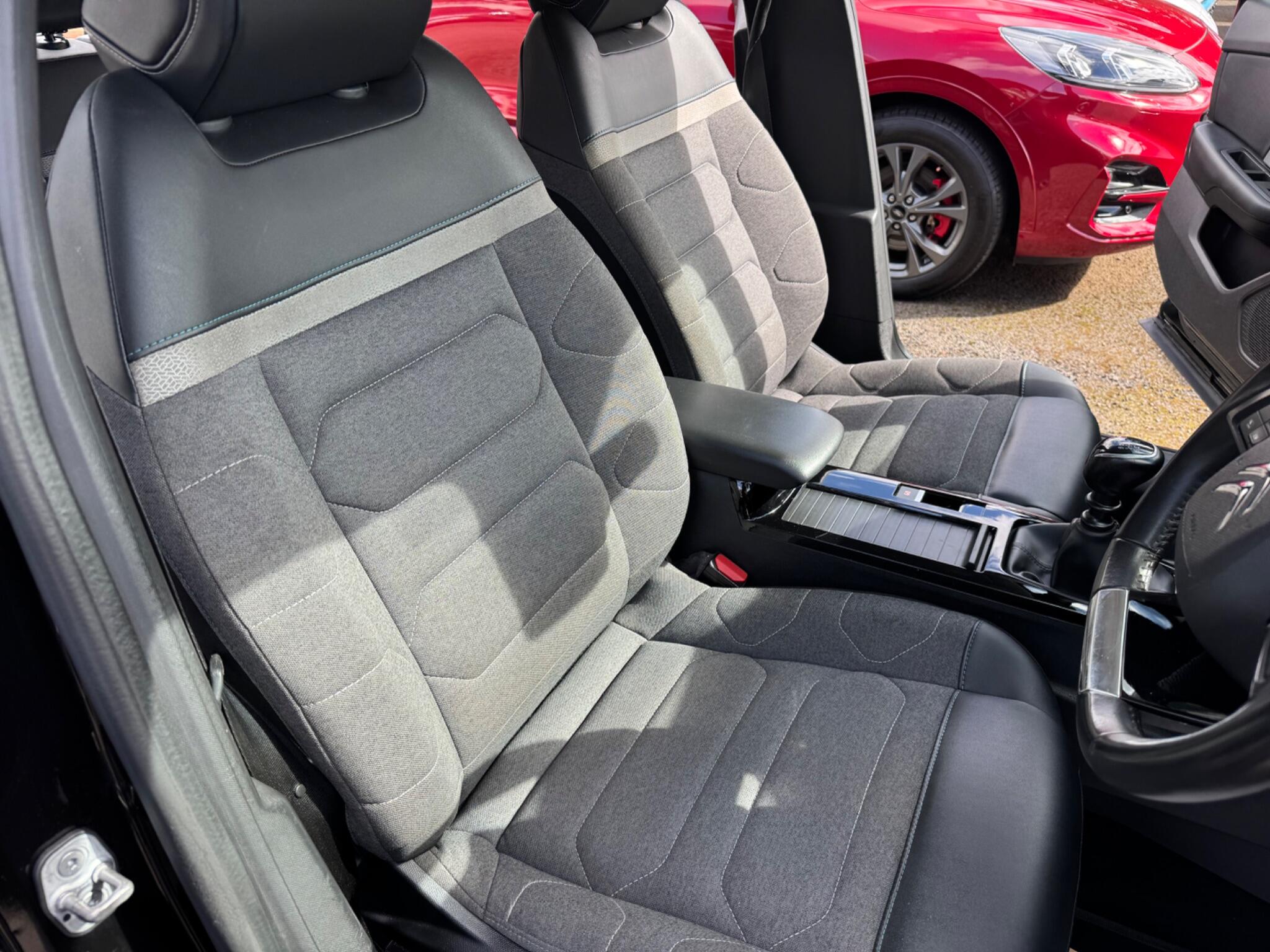 Citroen C4 view 16