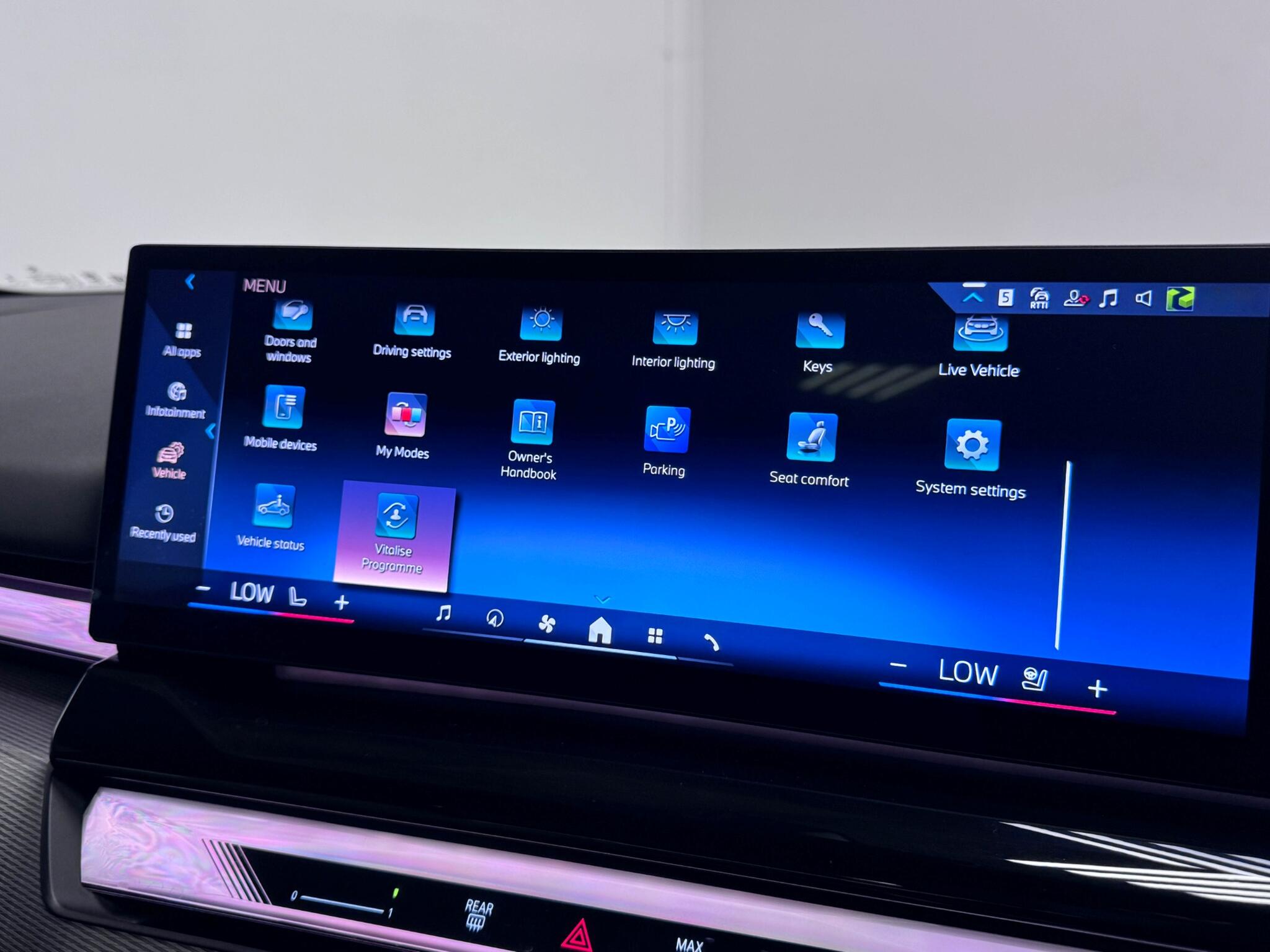BMW 5 Series view 44