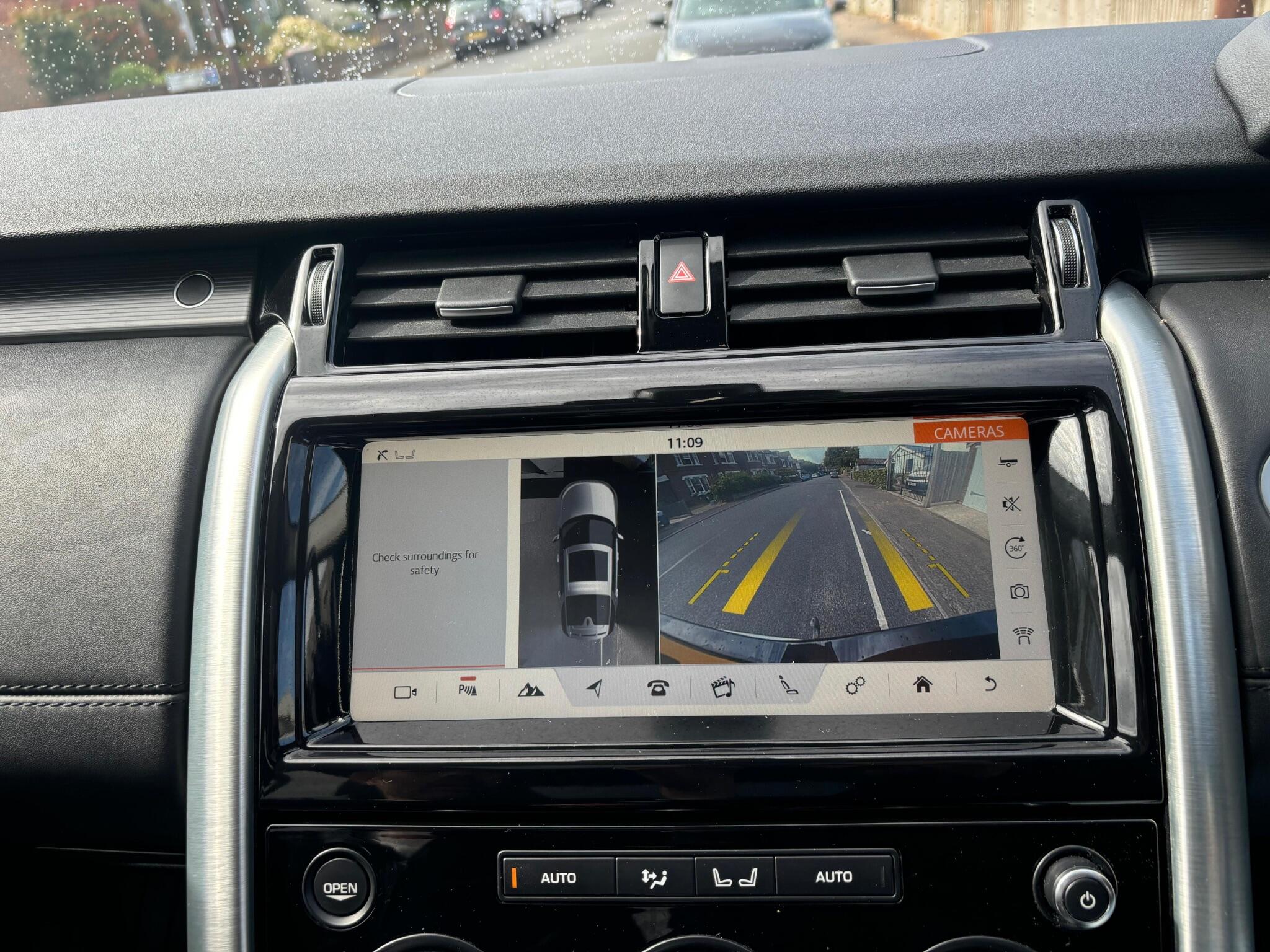 Land Rover Discovery 3 view 11