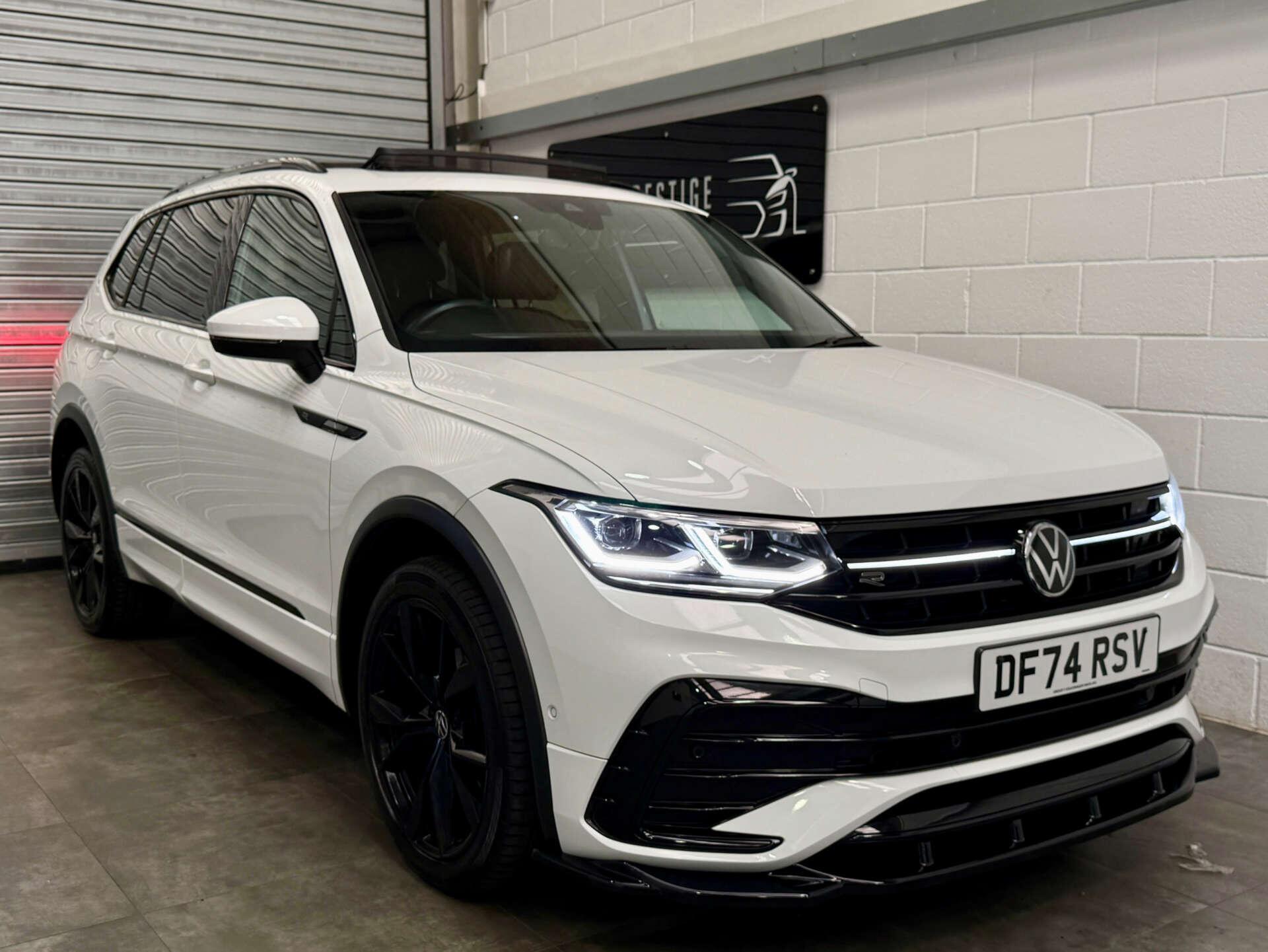 2024 Volkswagen Tiguan Allspace in White for sale