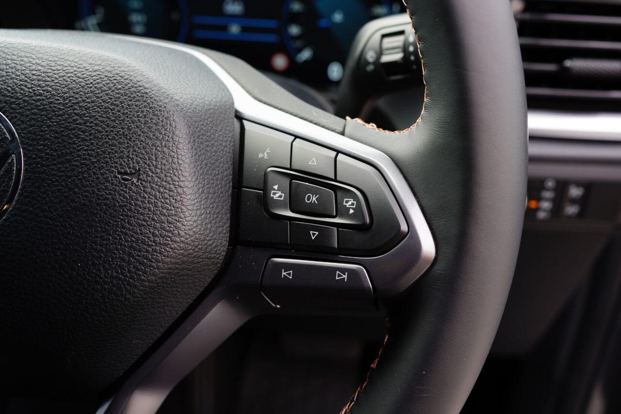 Volkswagen Amarok view 53