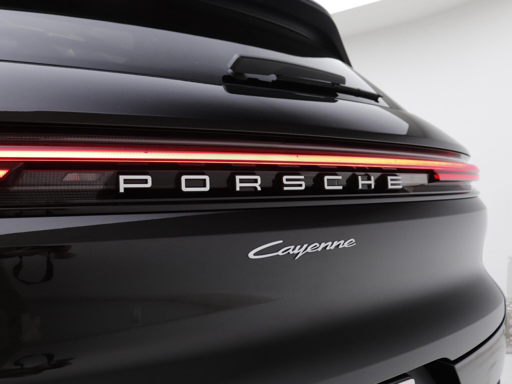 Porsche Cayenne view 28