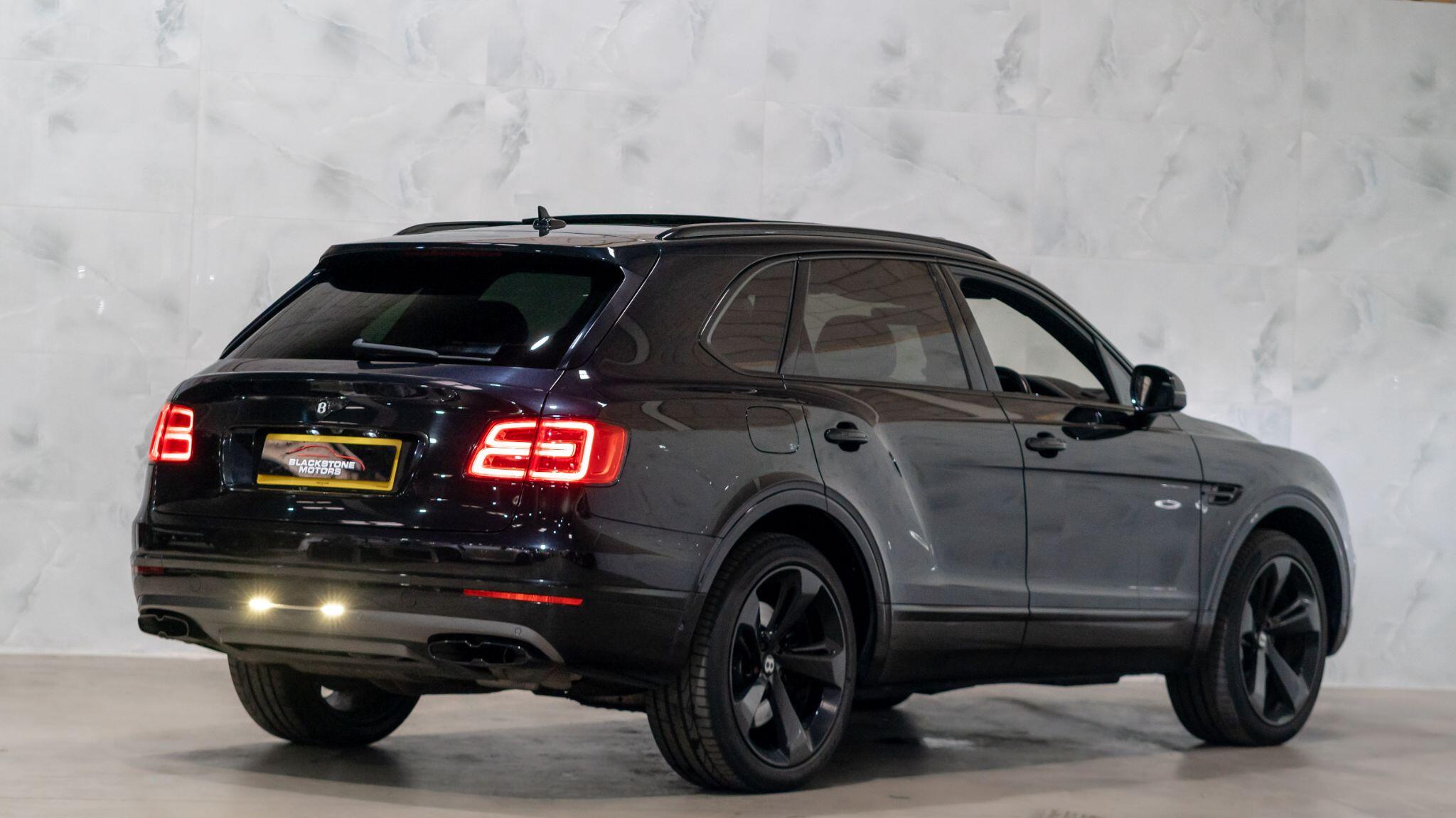 Bentley Bentayga view 7