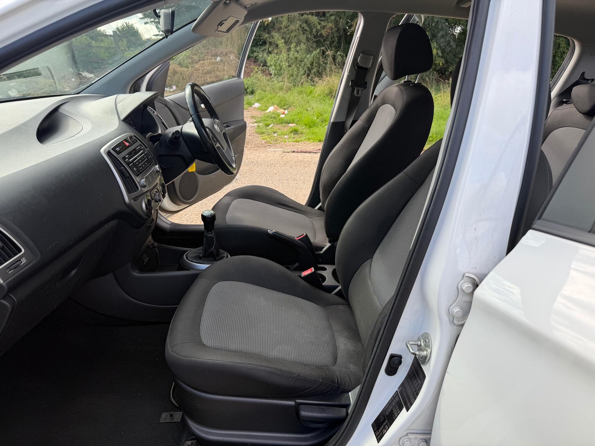 Hyundai I20 view 12