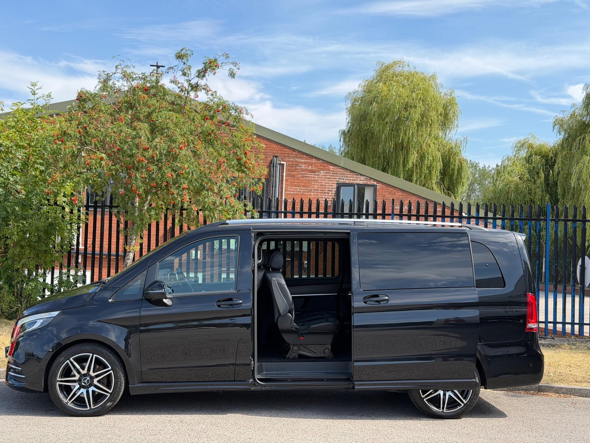 Mercedes-Benz V-Class view 13