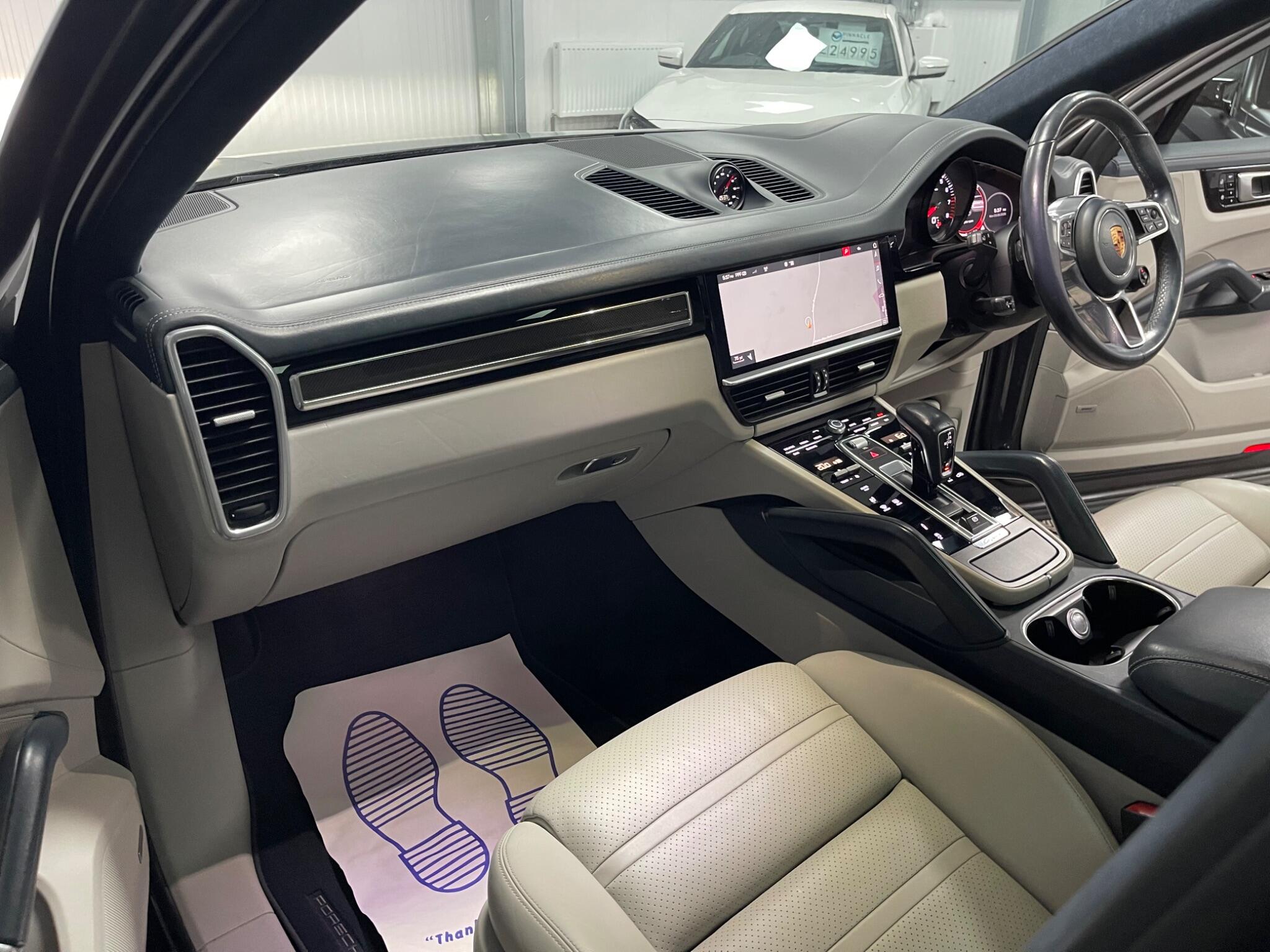 Porsche Cayenne view 34